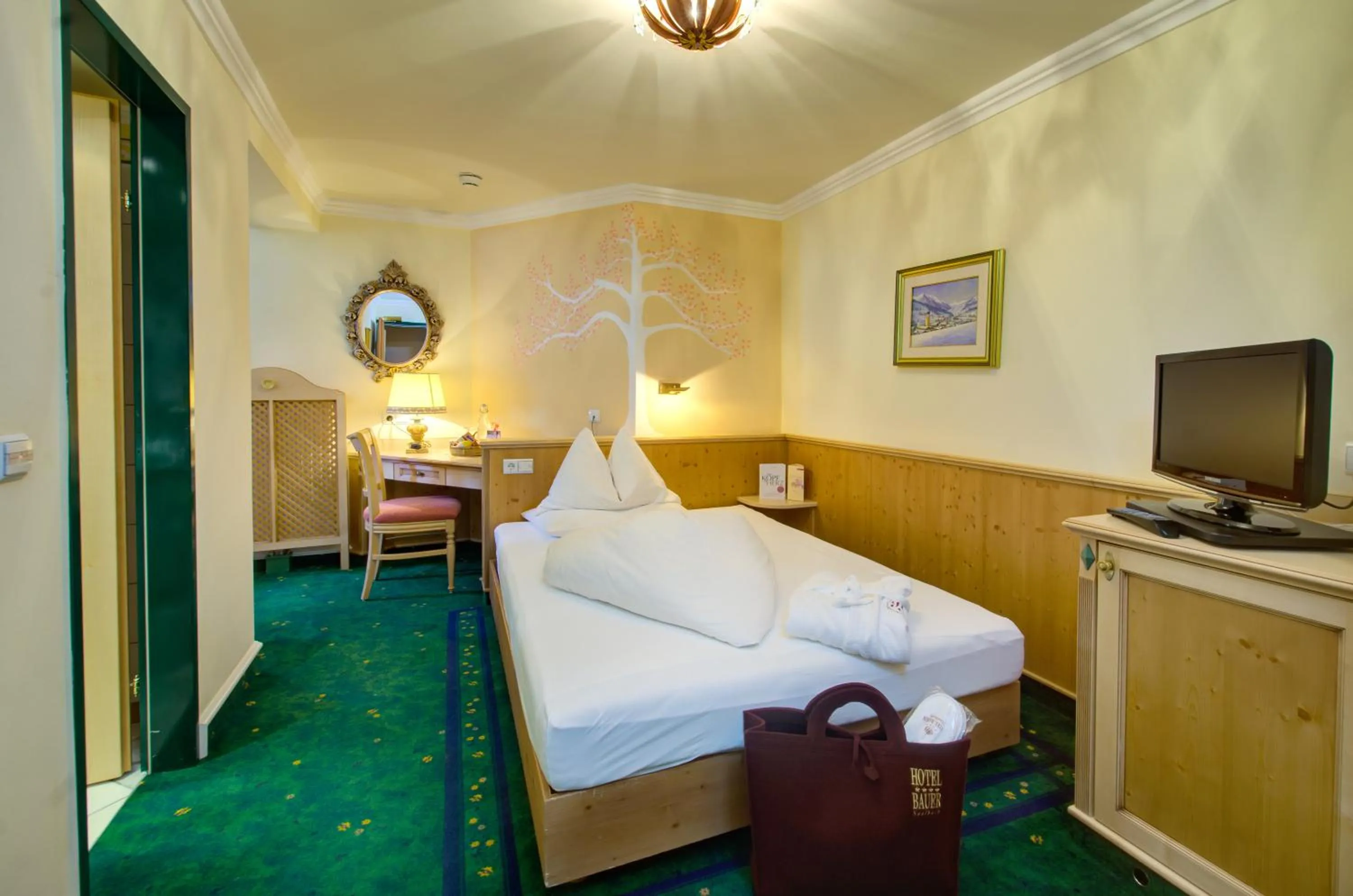 Photo of the whole room, Bed in Boutique-Hotel Bauer