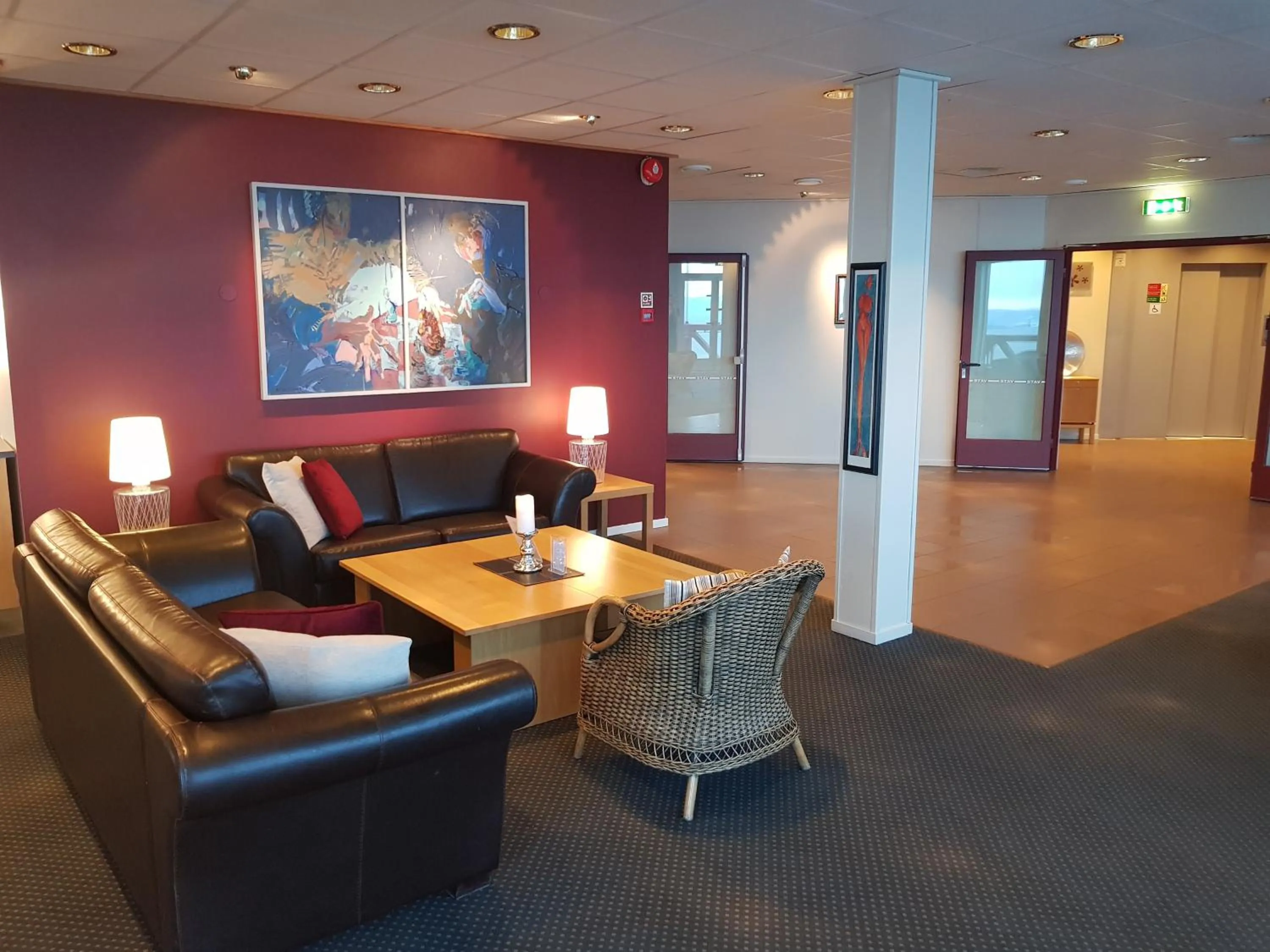 Restaurant/places to eat in Stav Hotel