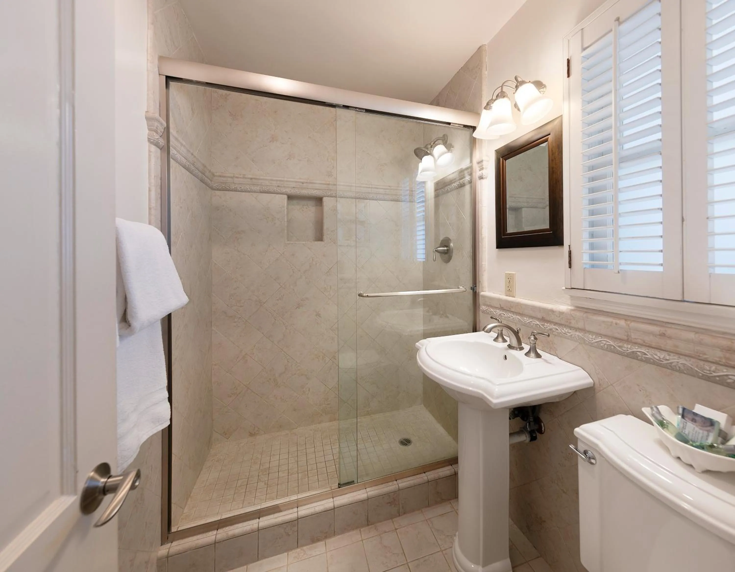 Bathroom in Lavender Inn by the Sea