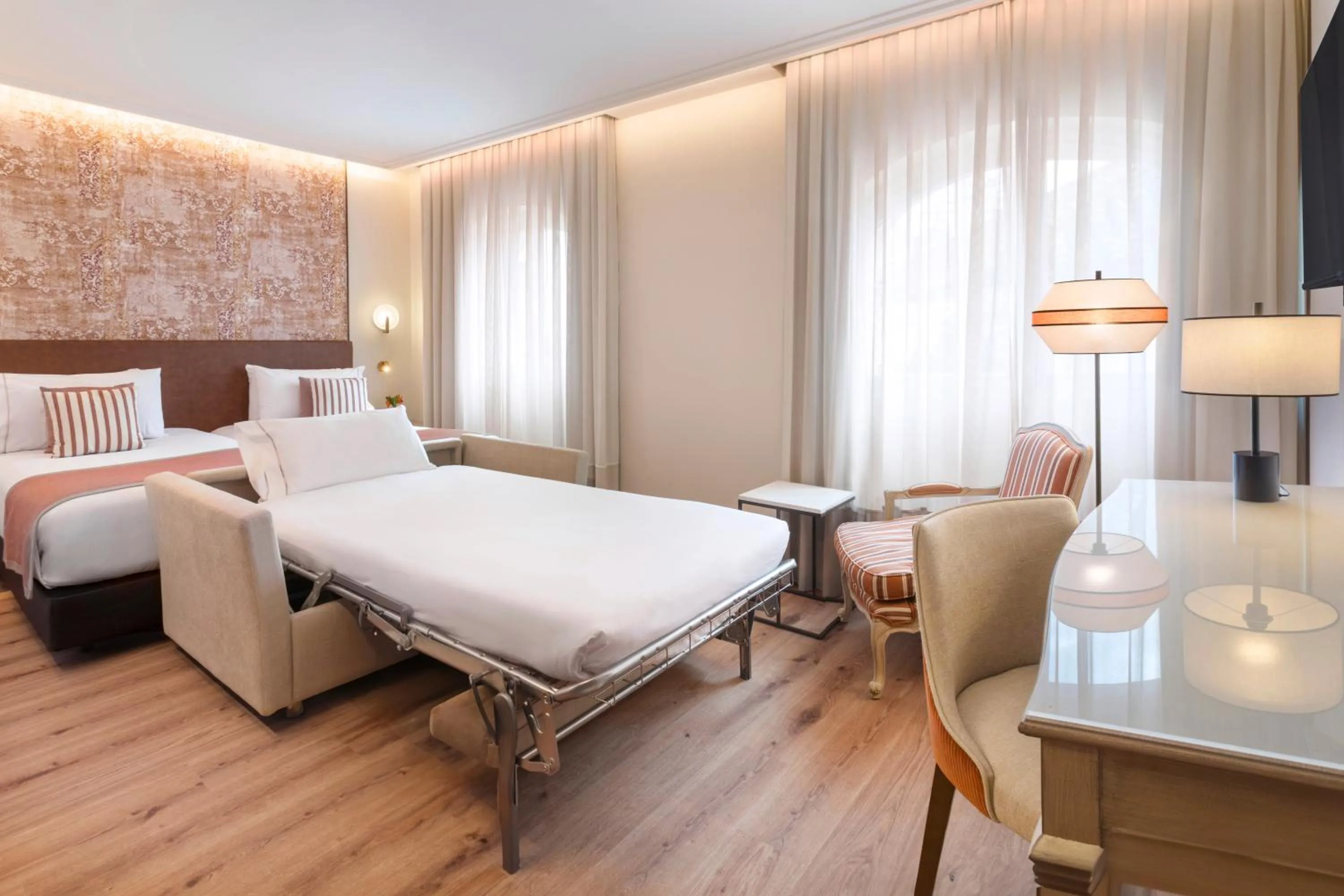 Photo of the whole room, Bed in Eurostars Sevilla Boutique