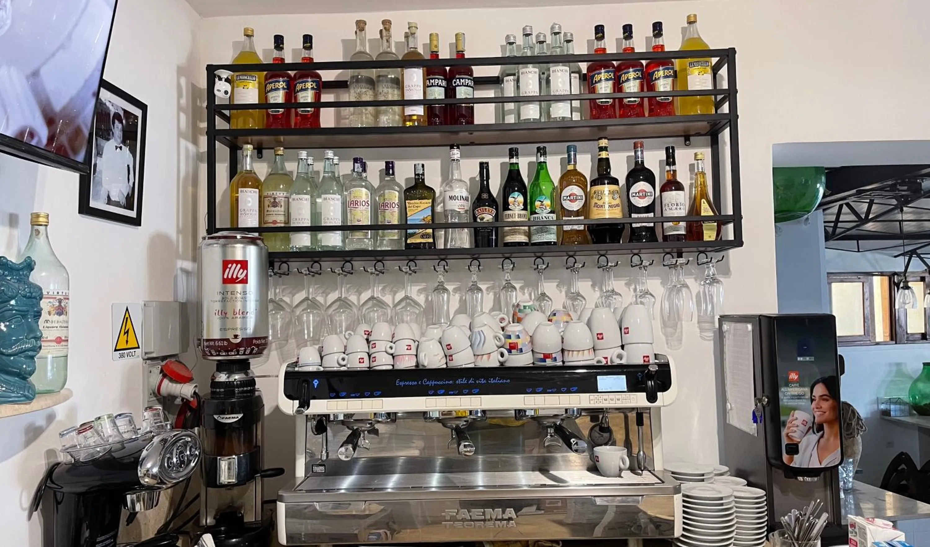 Lounge or bar in Hotel Miramare Garzia