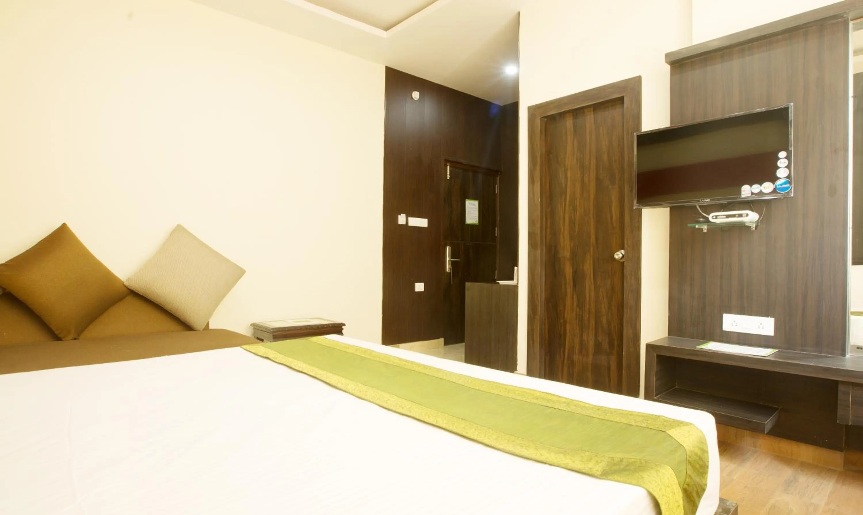 Photo of the whole room, Bed in Vibhav Grand