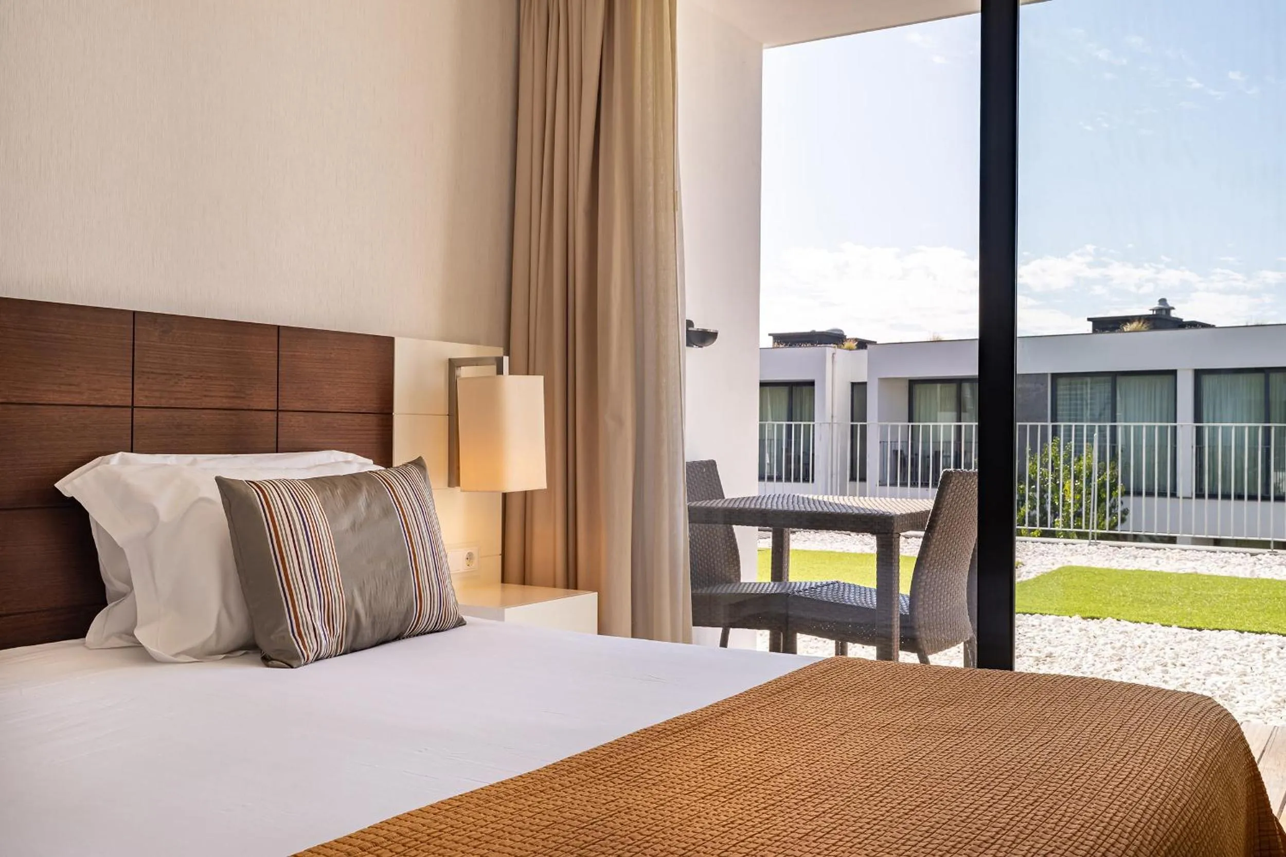TV and multimedia, Bed in Monchique Resort & Spa