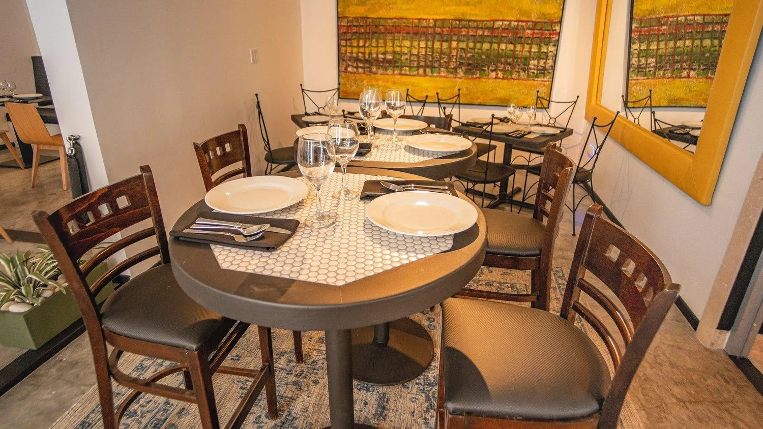 Restaurant/places to eat in Casa Condado Hotel & Residences