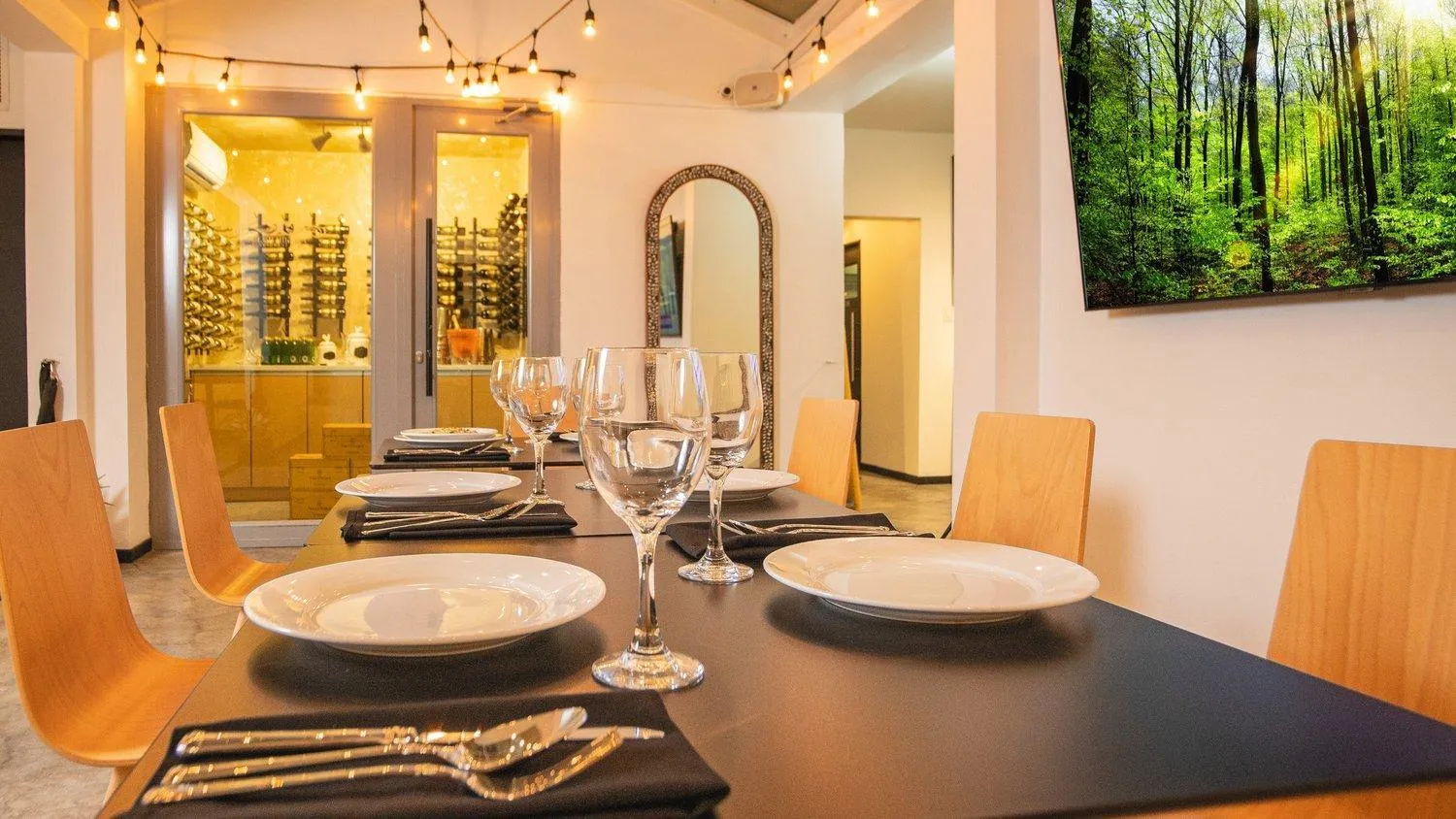 Restaurant/places to eat in Casa Condado Hotel & Residences