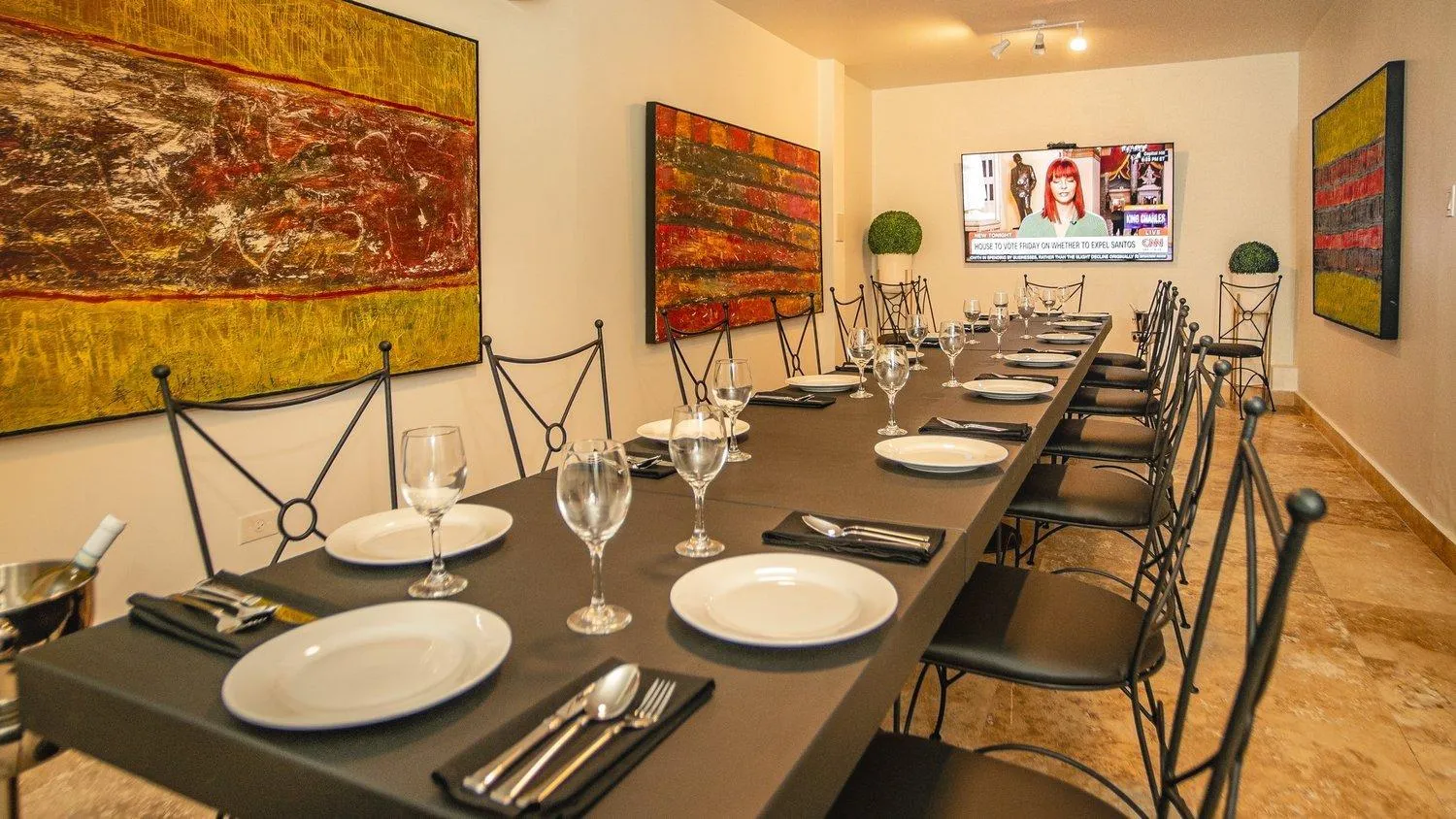 Restaurant/places to eat in Casa Condado Hotel & Residences