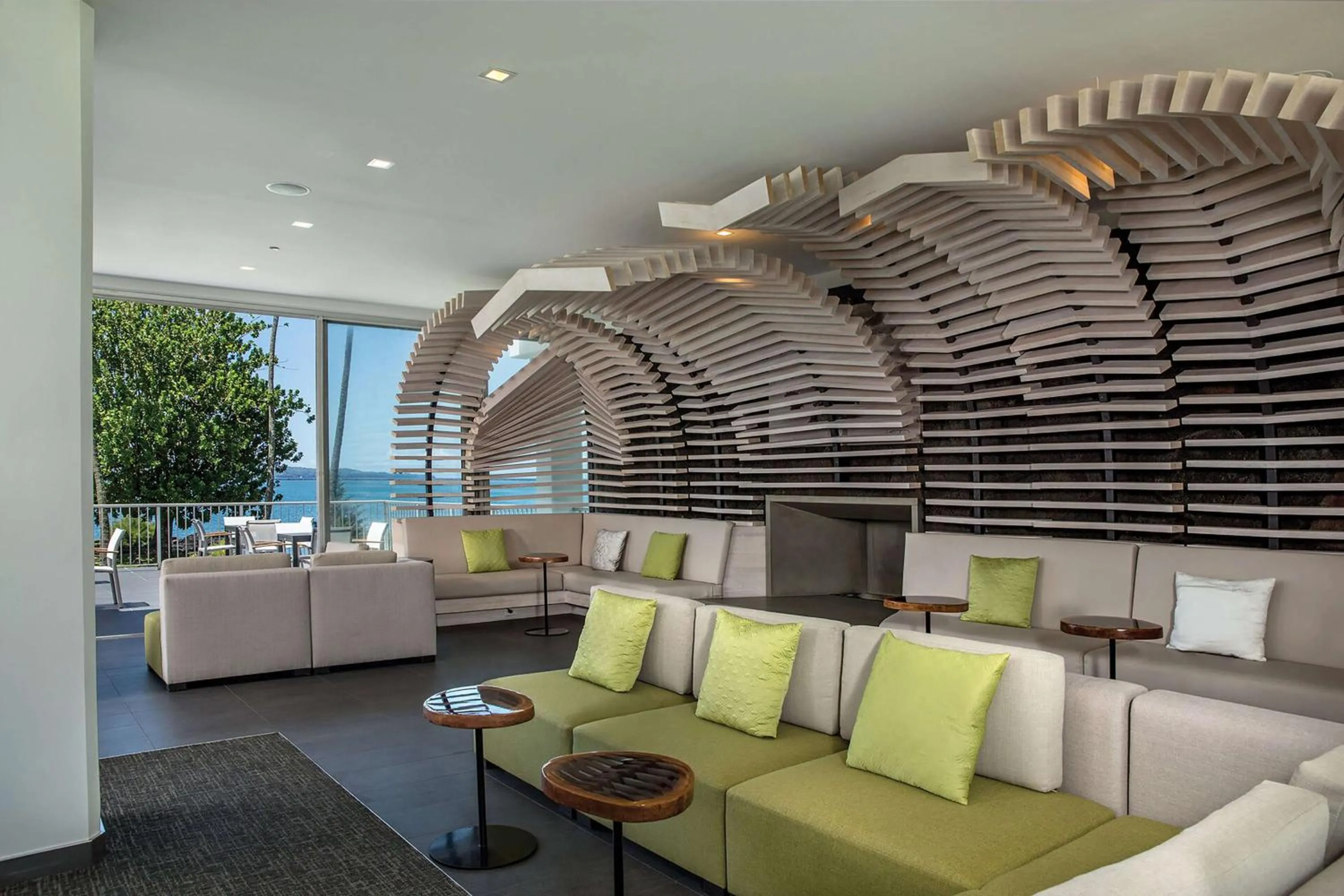 Restaurant/places to eat in Grand Naniloa Hotel, a Doubletree by Hilton