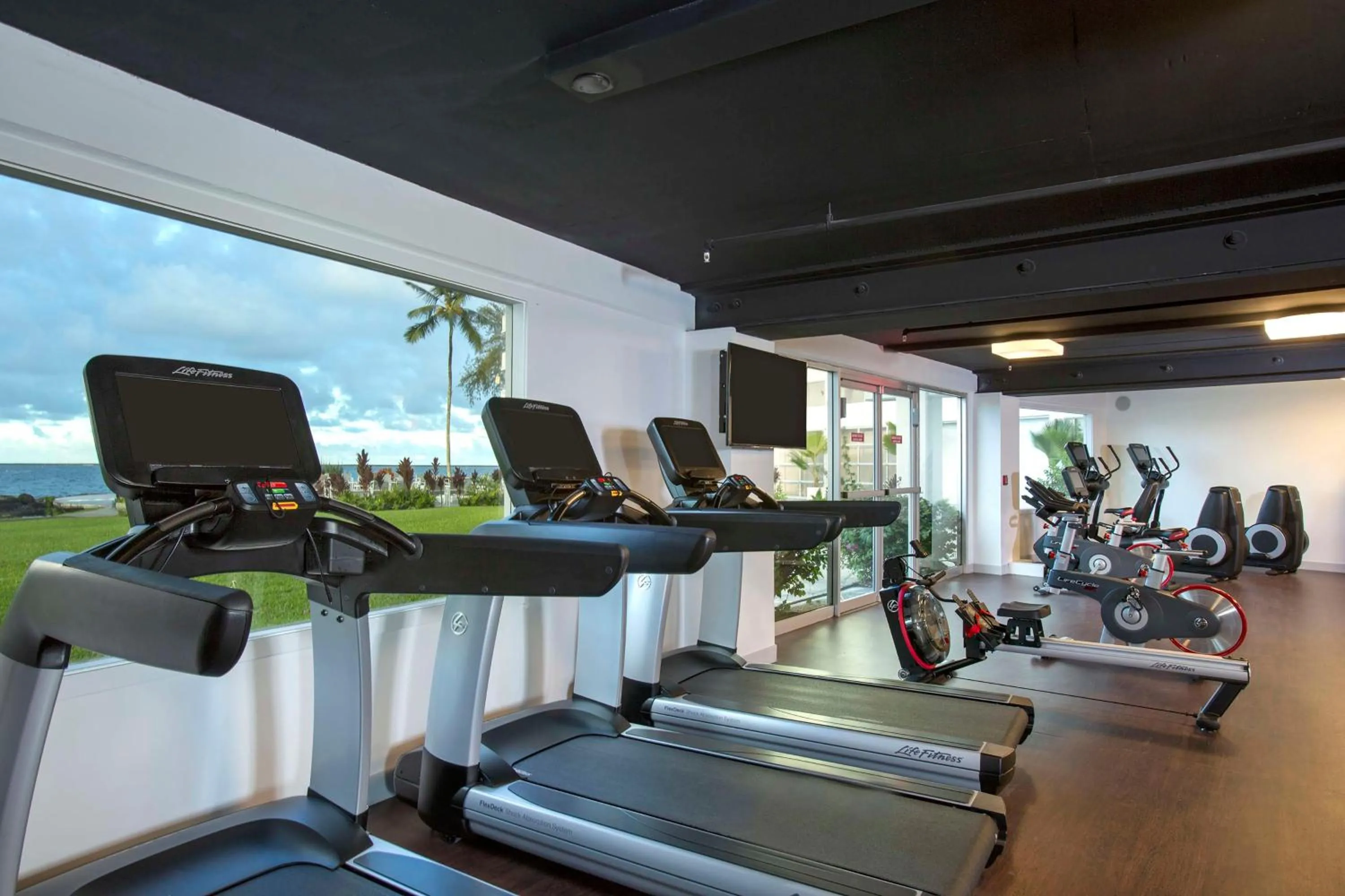 Fitness centre/facilities in Grand Naniloa Hotel, a Doubletree by Hilton