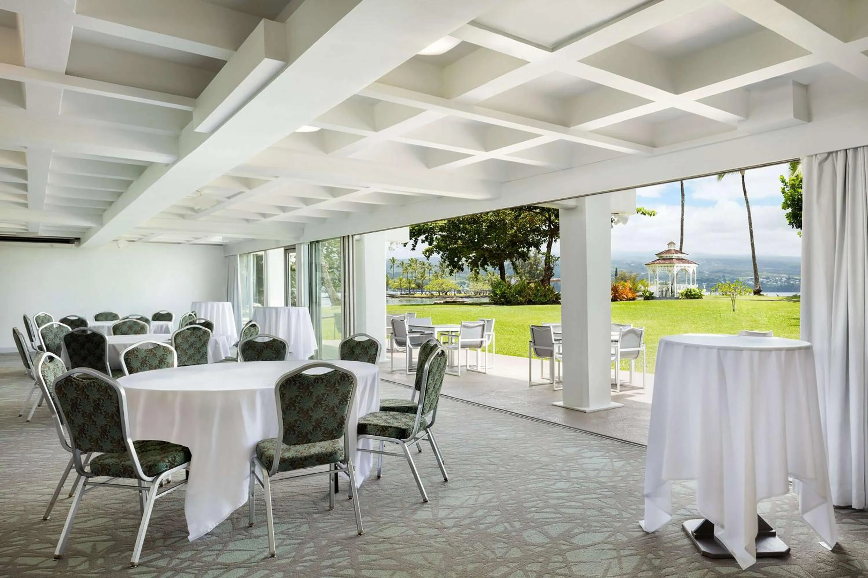 Meeting/conference room in Grand Naniloa Hotel, a Doubletree by Hilton