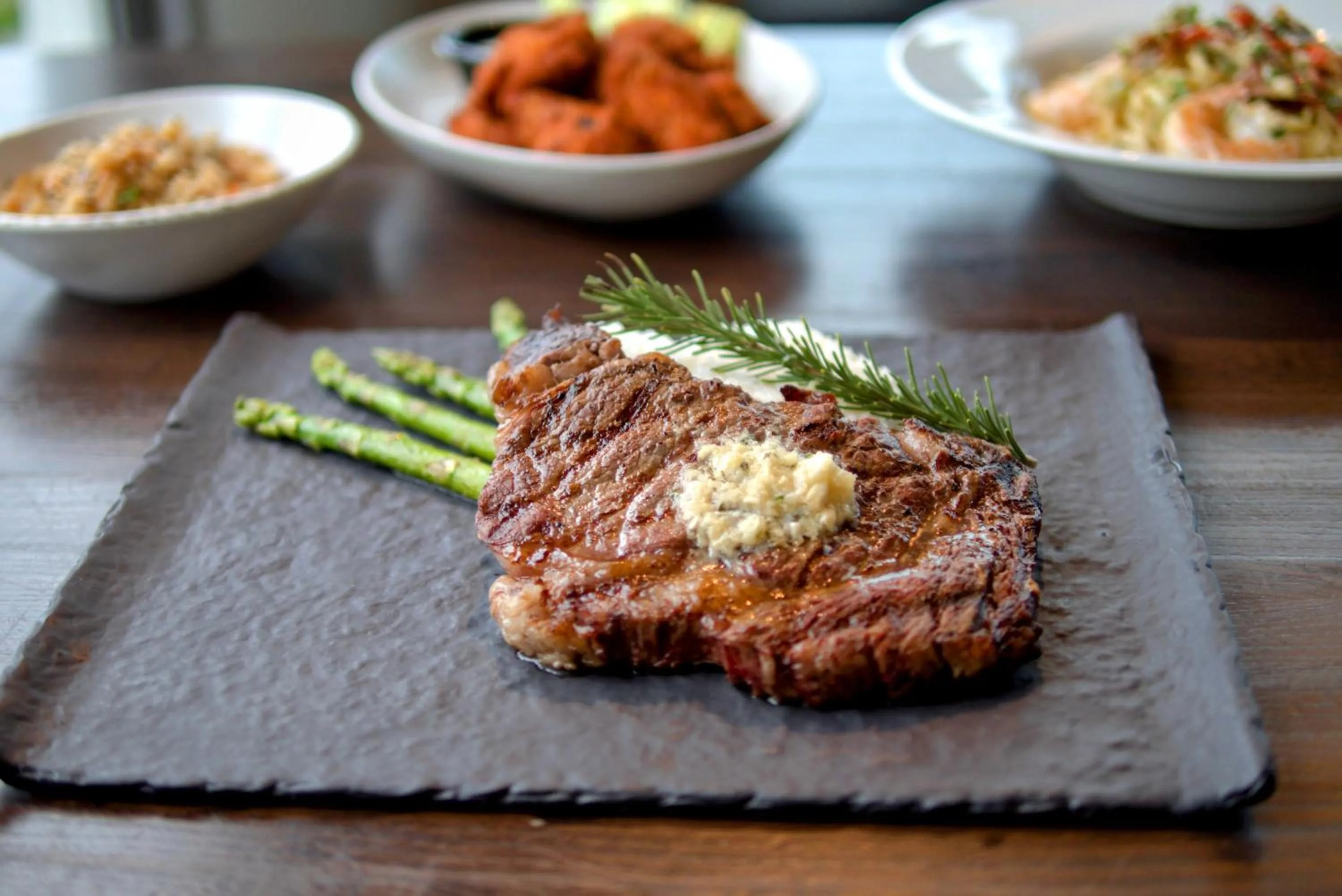 Restaurant/places to eat in Grand Naniloa Hotel, a Doubletree by Hilton