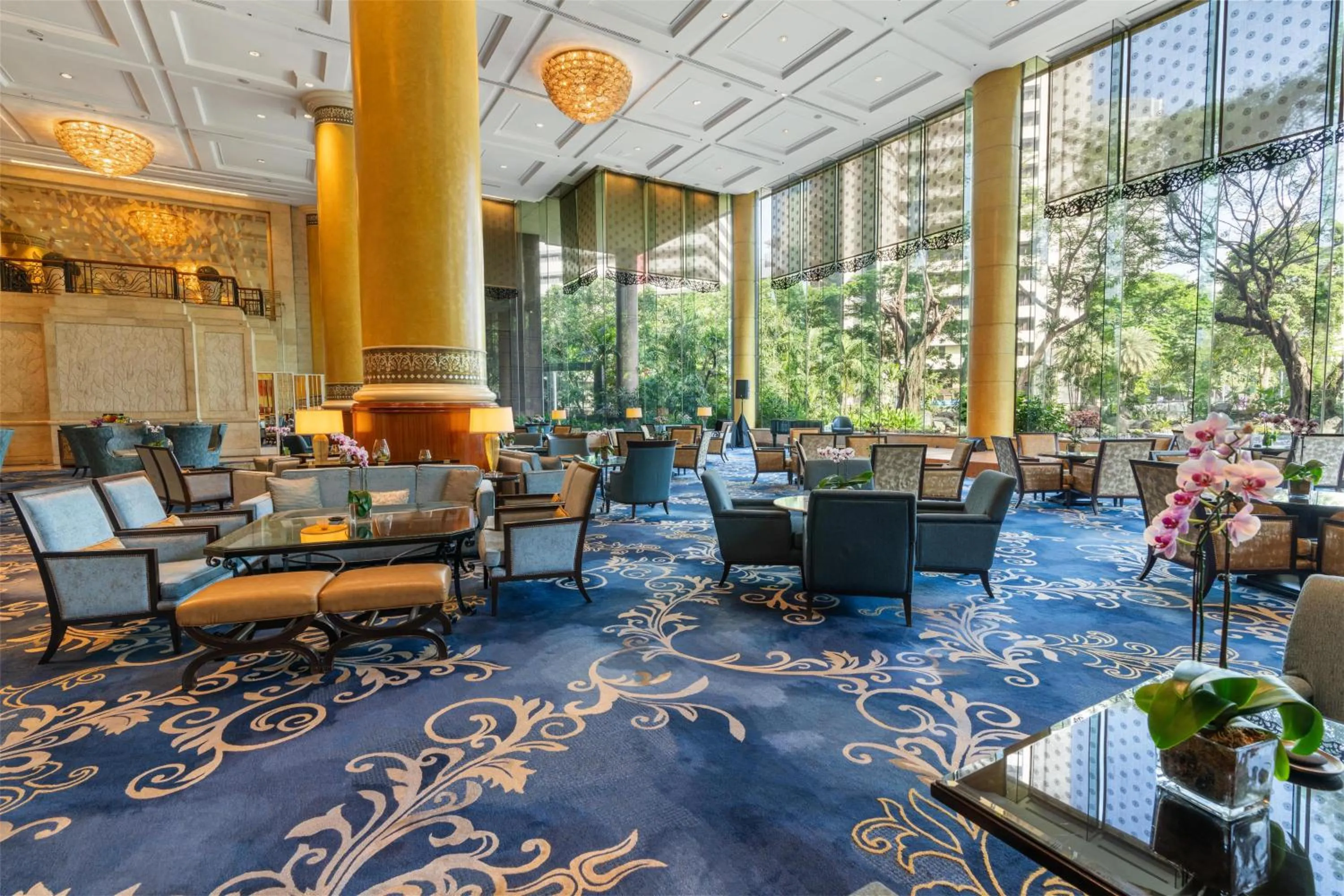 Food and drinks in Makati Shangri-La, Manila