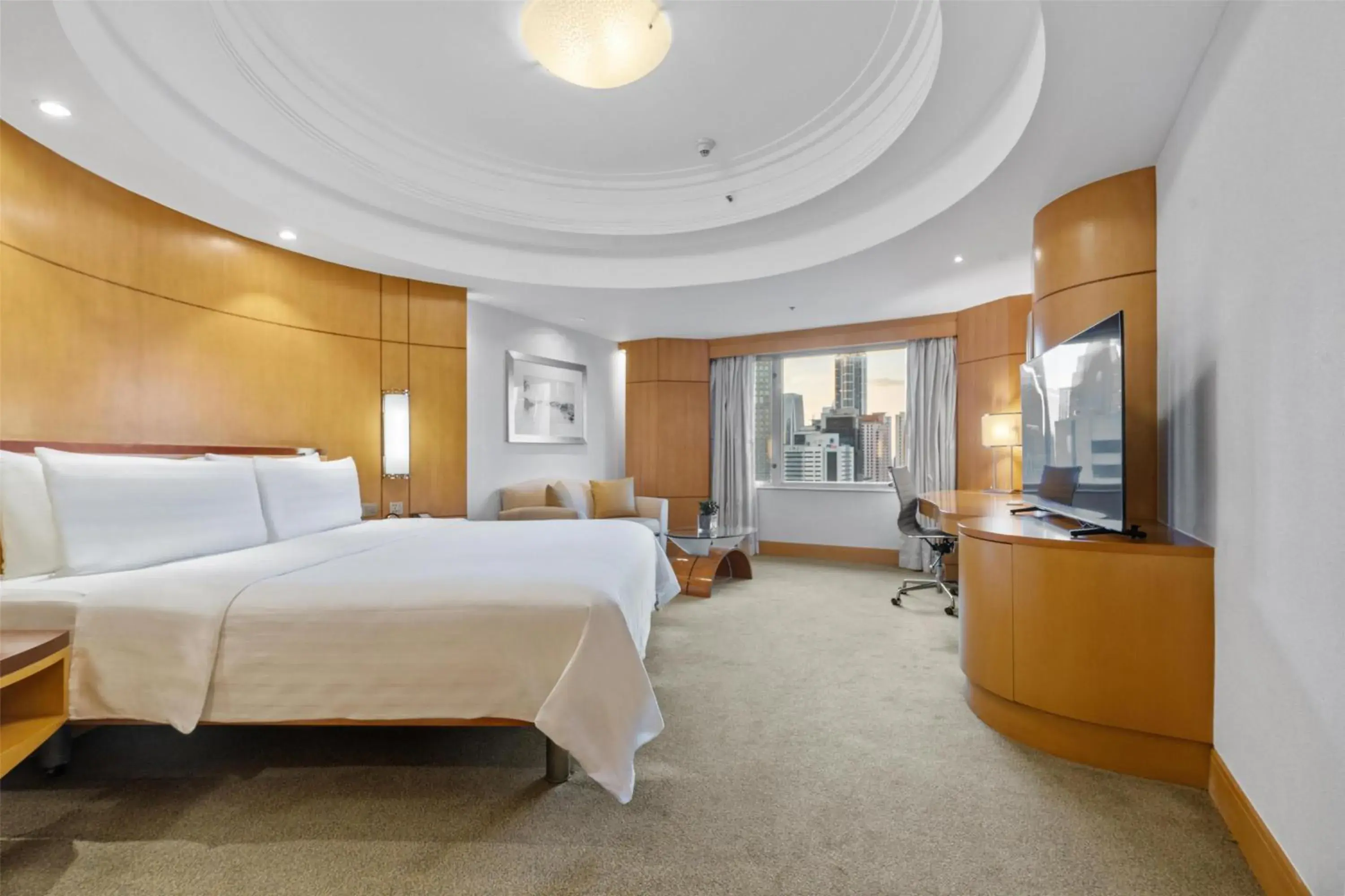 Deluxe King Room in Makati Shangri-La, Manila Deluxe King Room in Makati Shangri-La, Manila