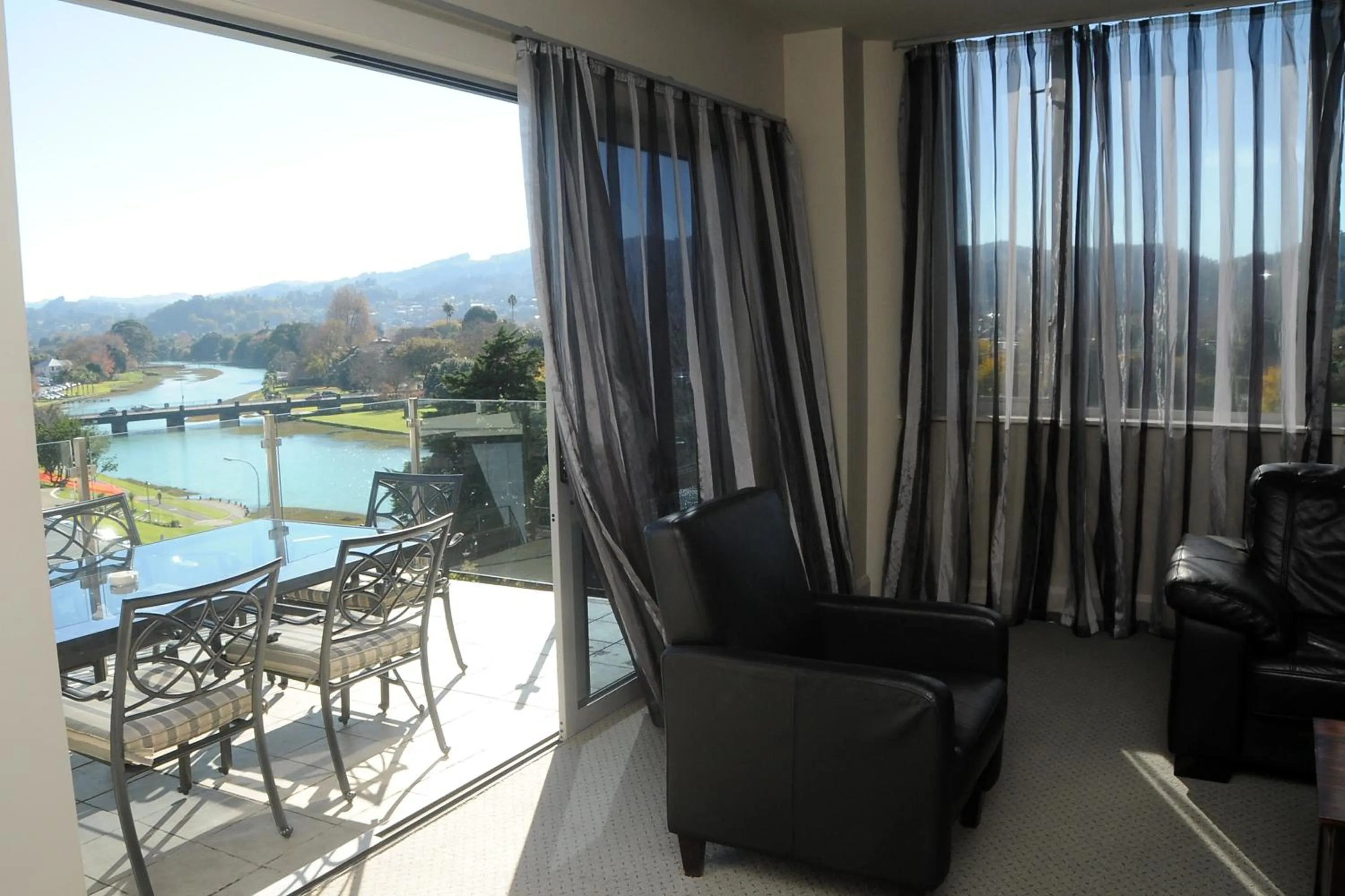Dining area in Emerald Hotel