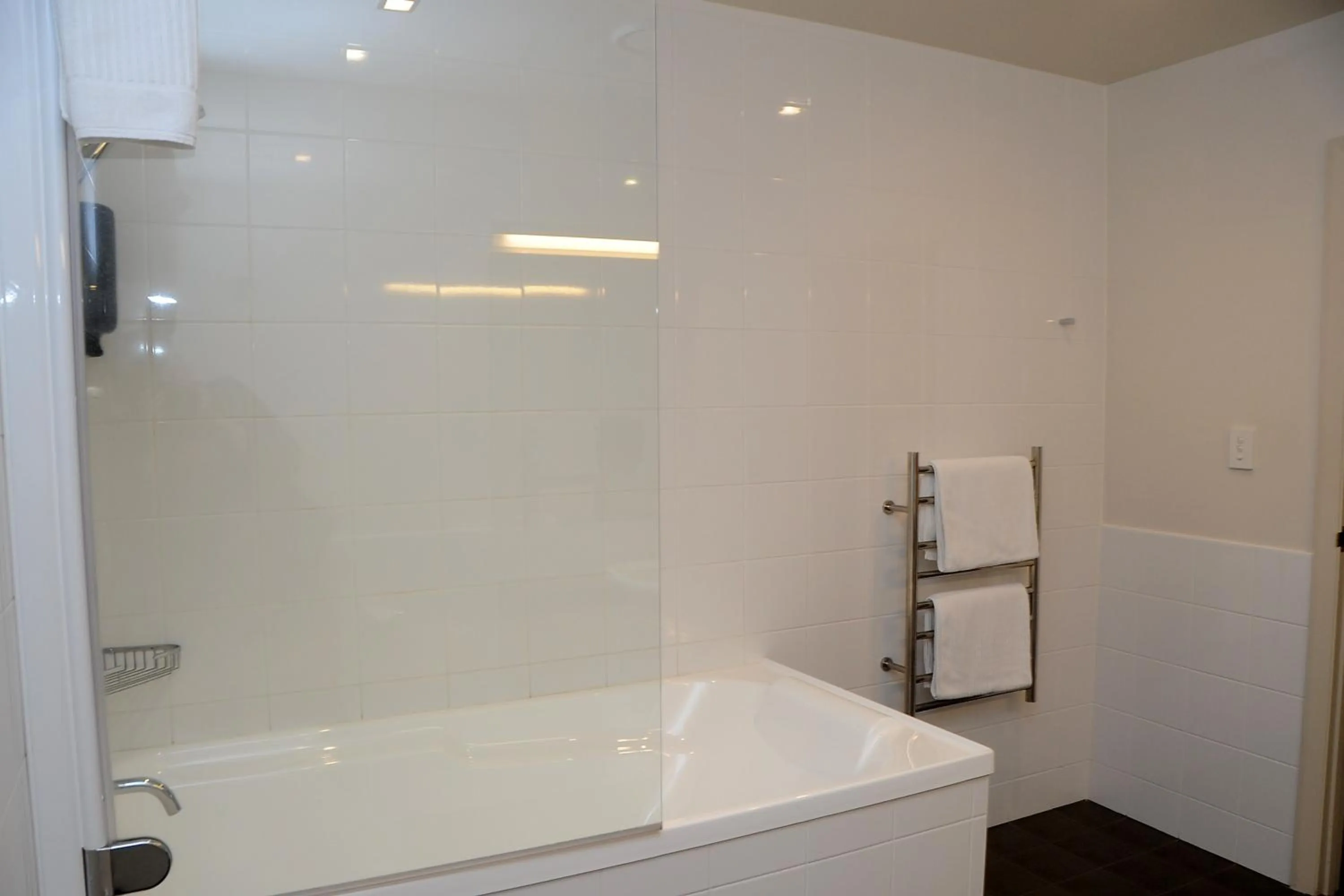 Bathroom in Emerald Hotel