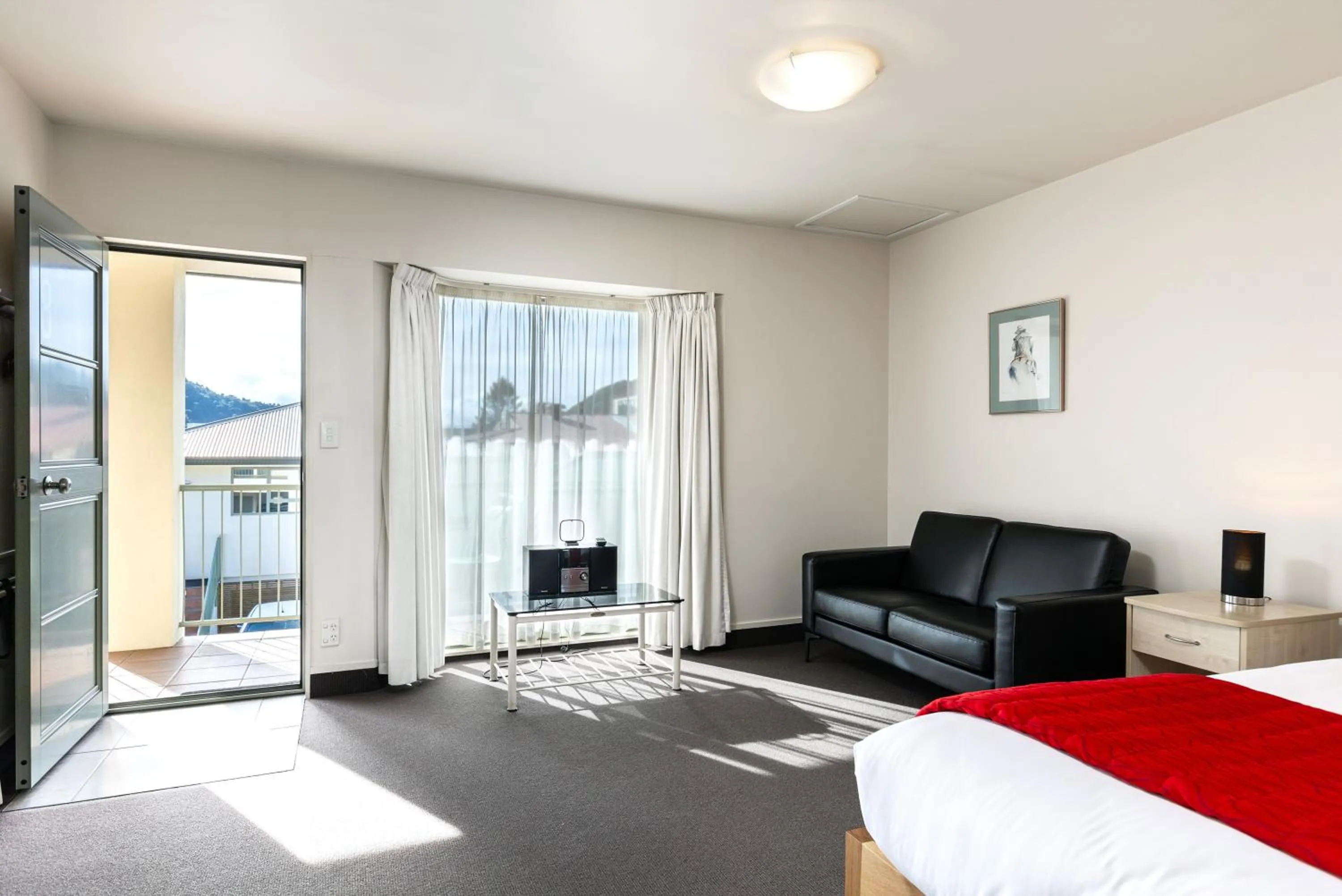 Bed in Jasmine Court Motel