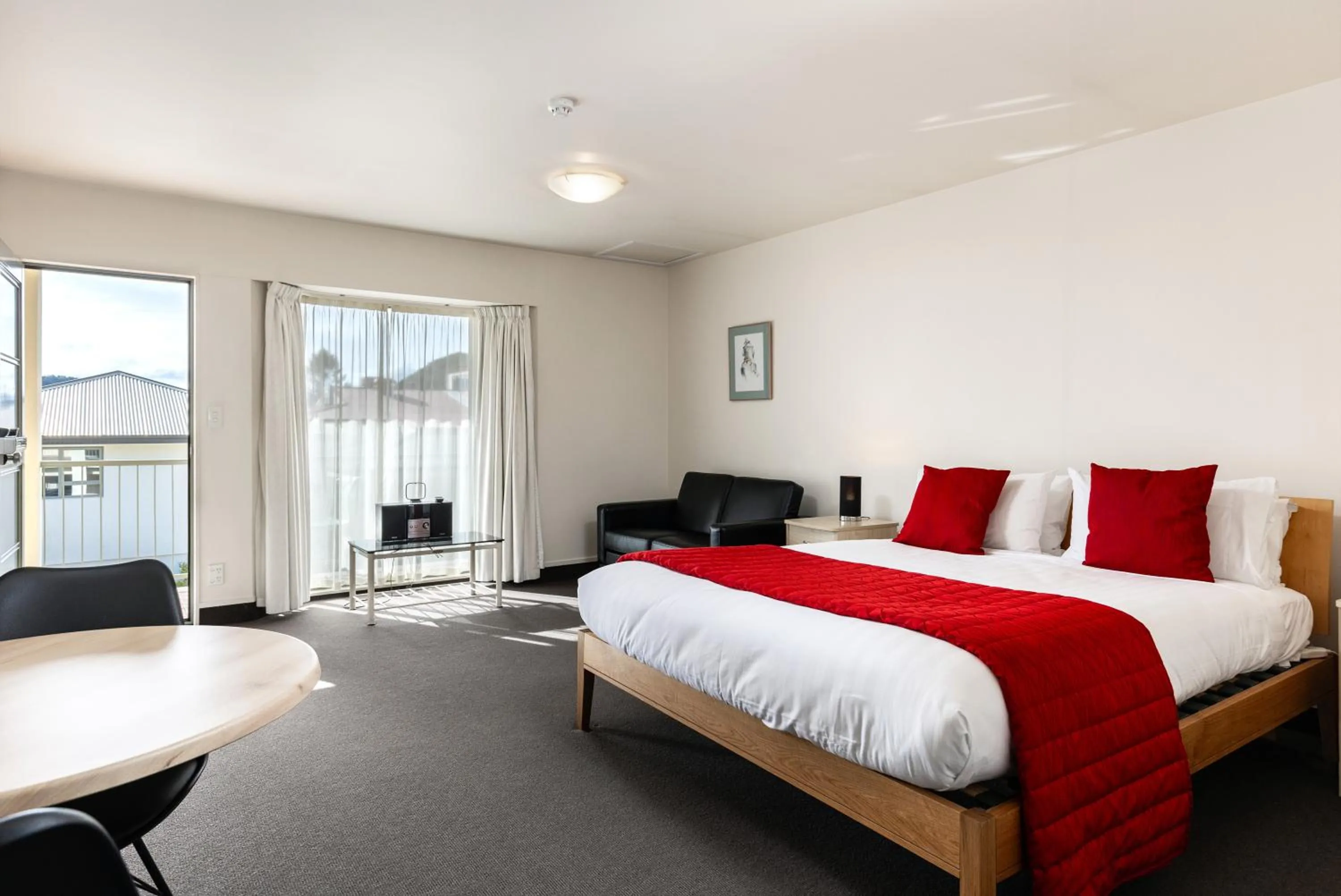 Bed in Jasmine Court Motel