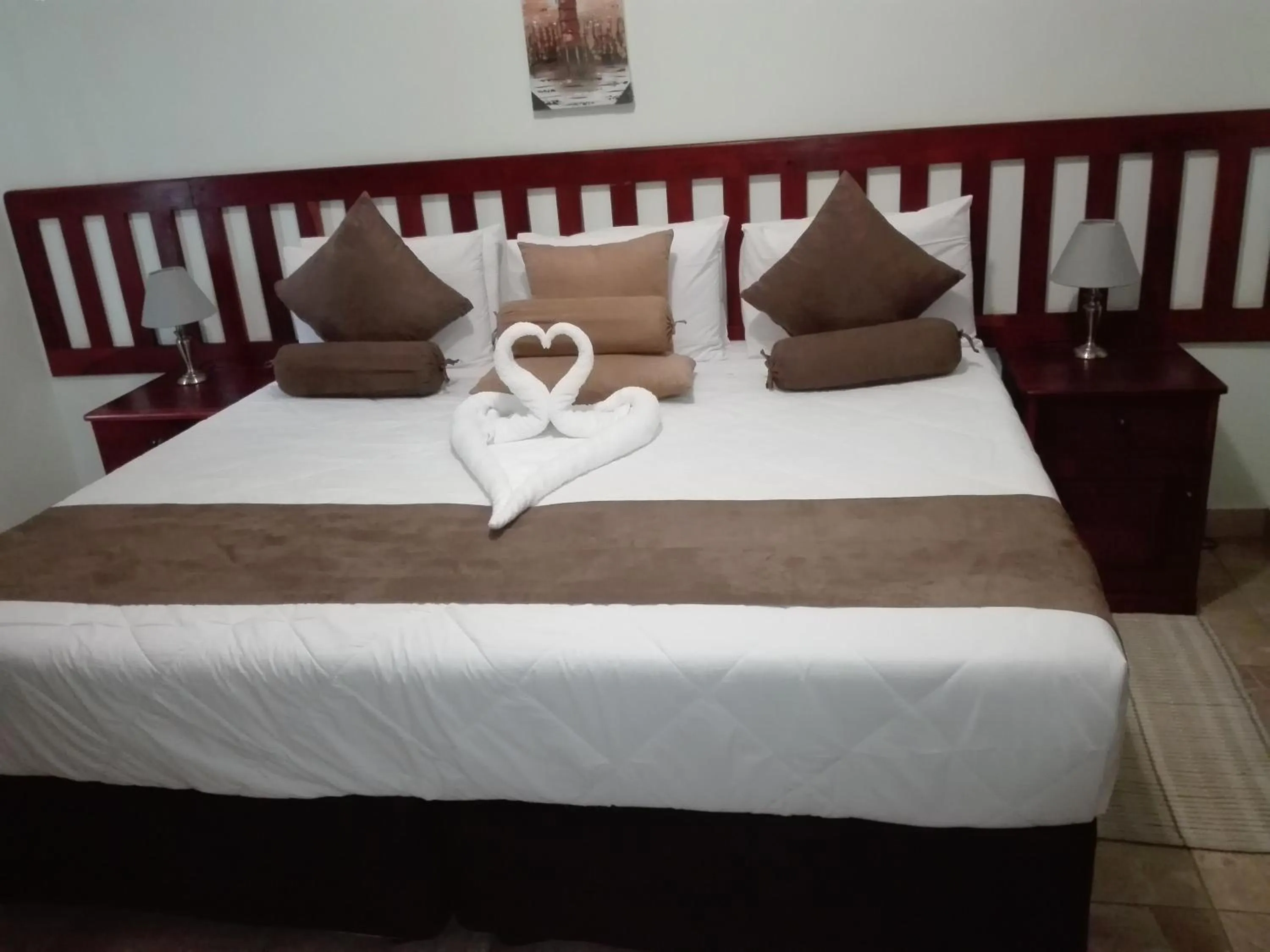 Bed in Masikiro Self Catering