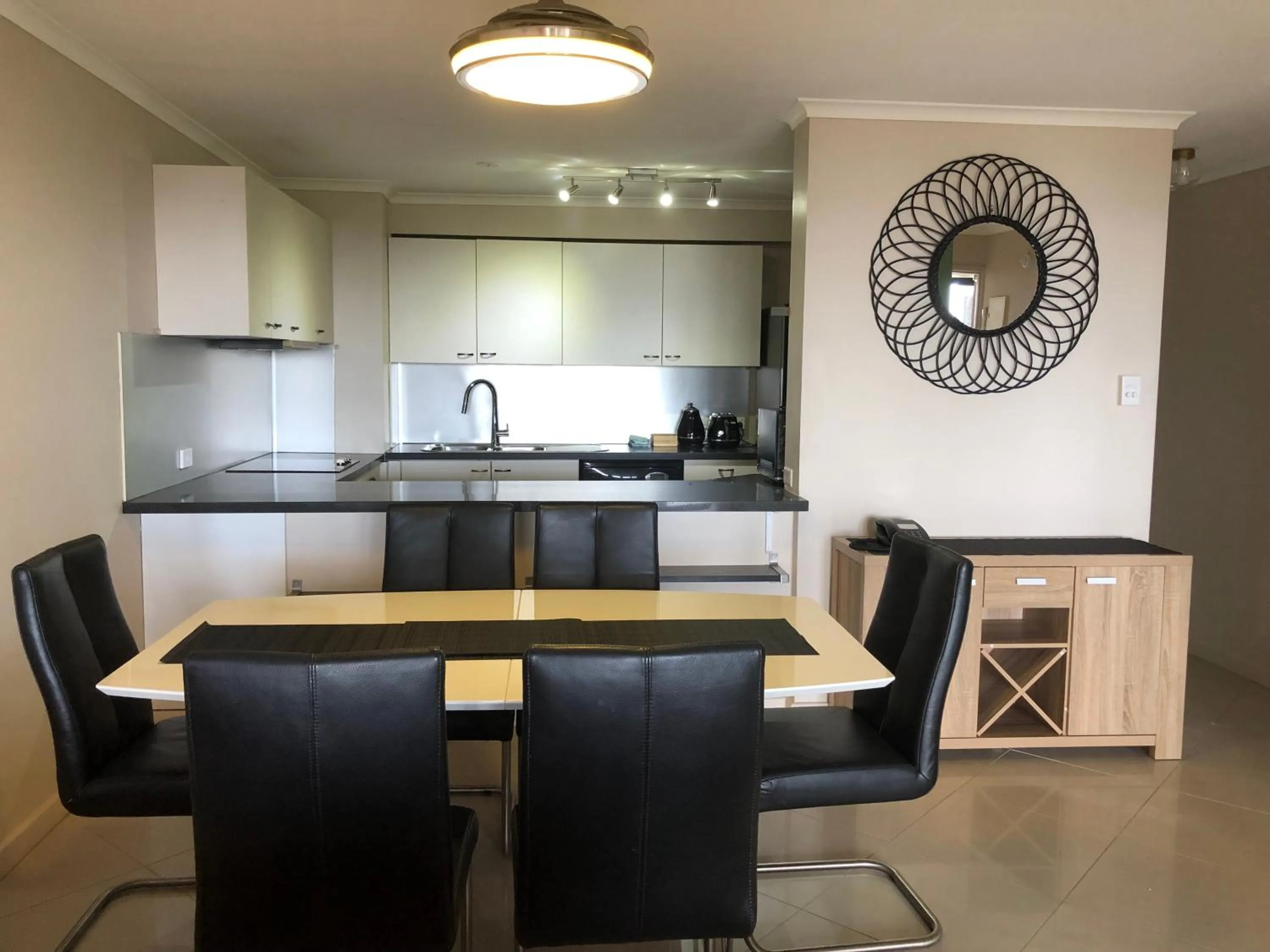 Kitchen or kitchenette in Coral Towers Holiday Suites