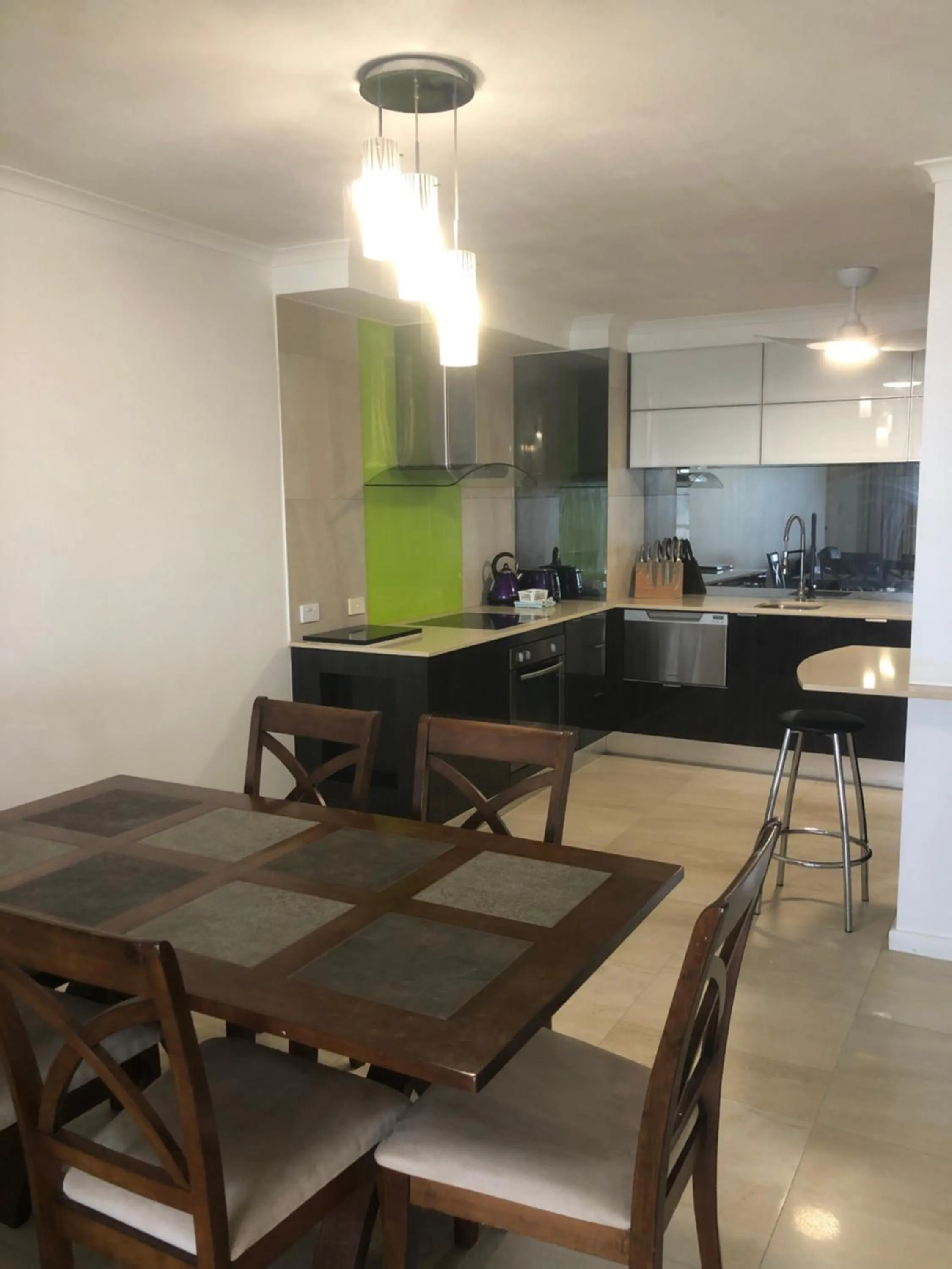 Kitchen or kitchenette in Coral Towers Holiday Suites