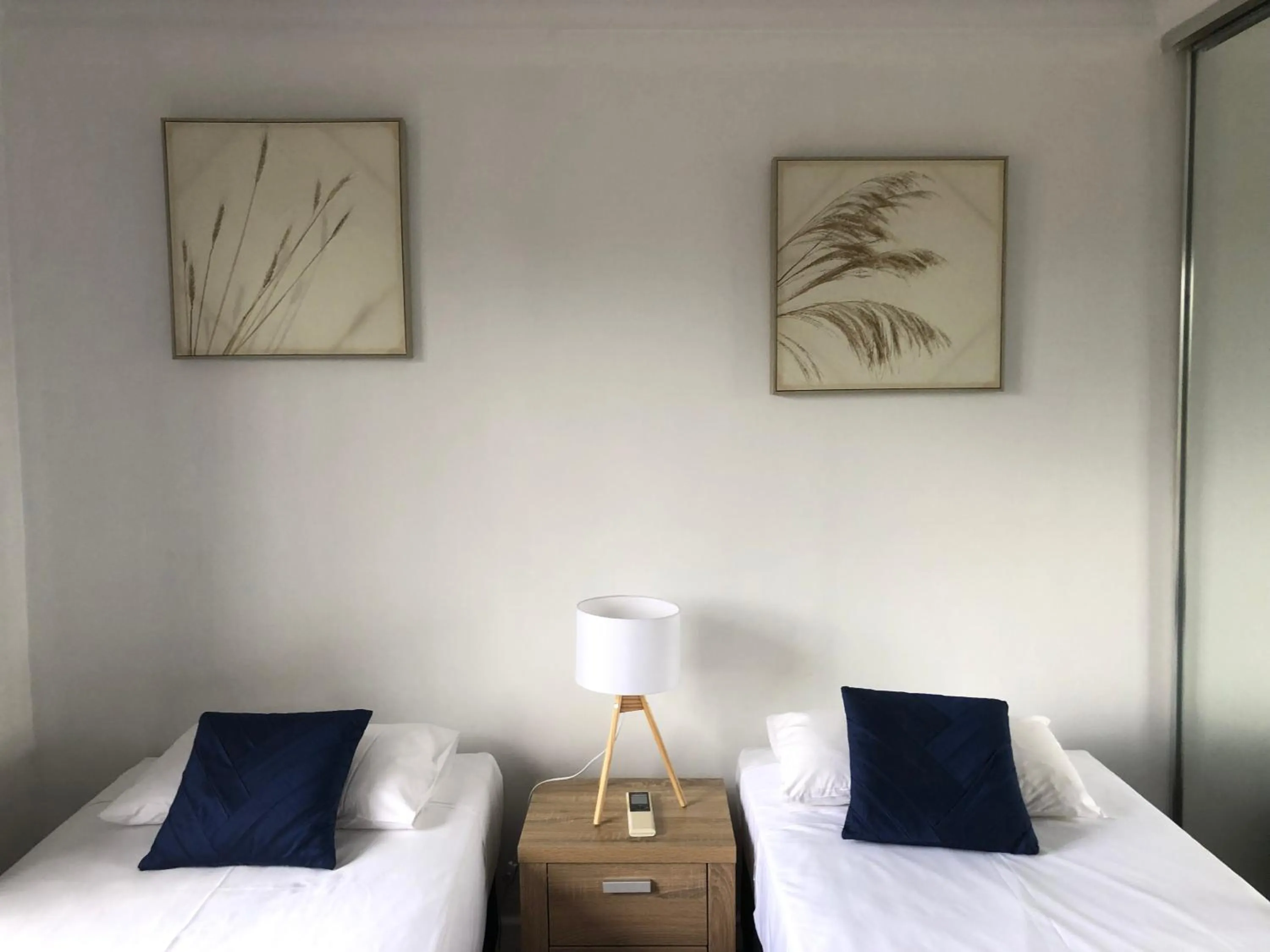 Property building, Bed in Coral Towers Holiday Suites