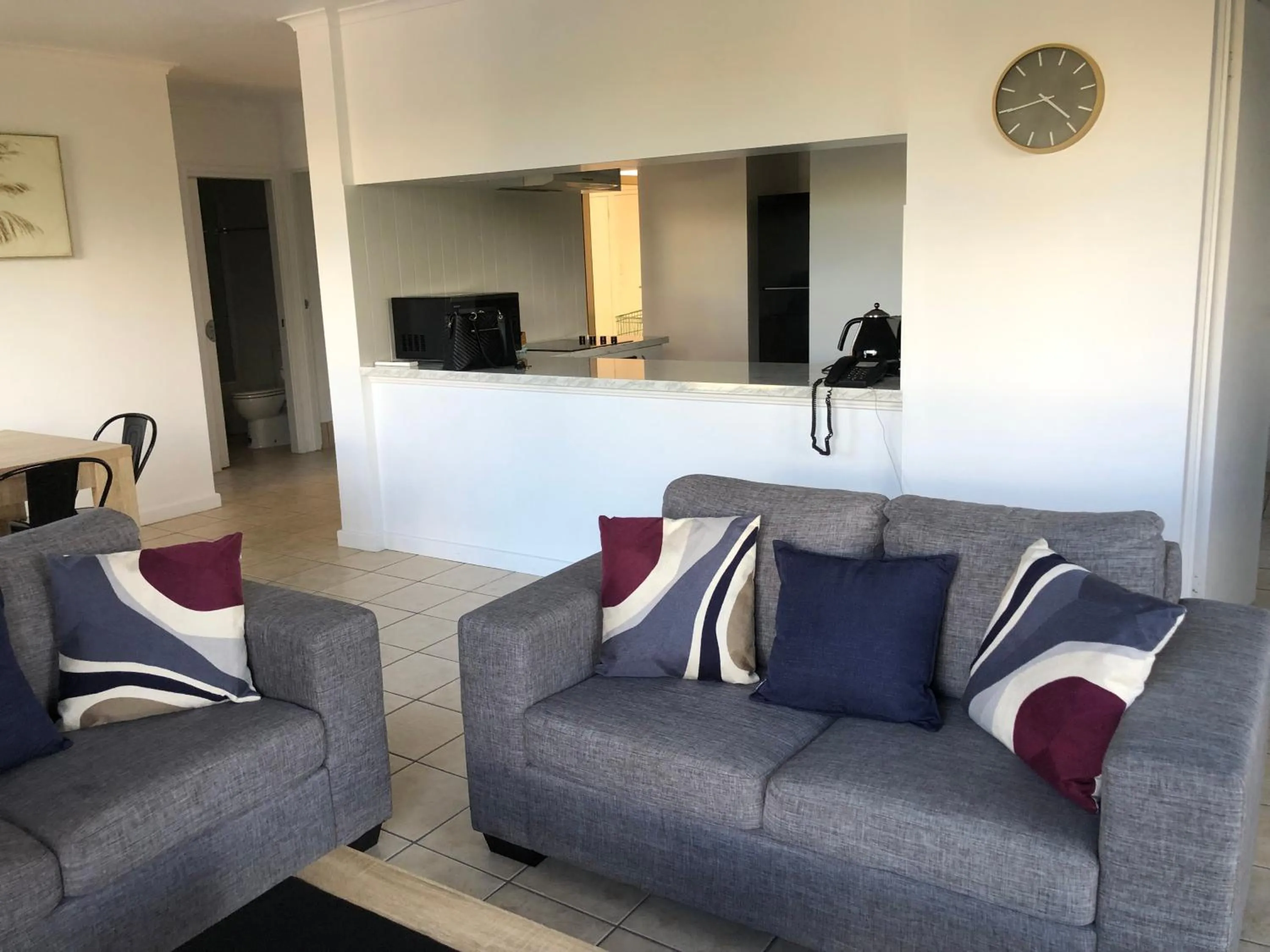 Living room in Coral Towers Holiday Suites