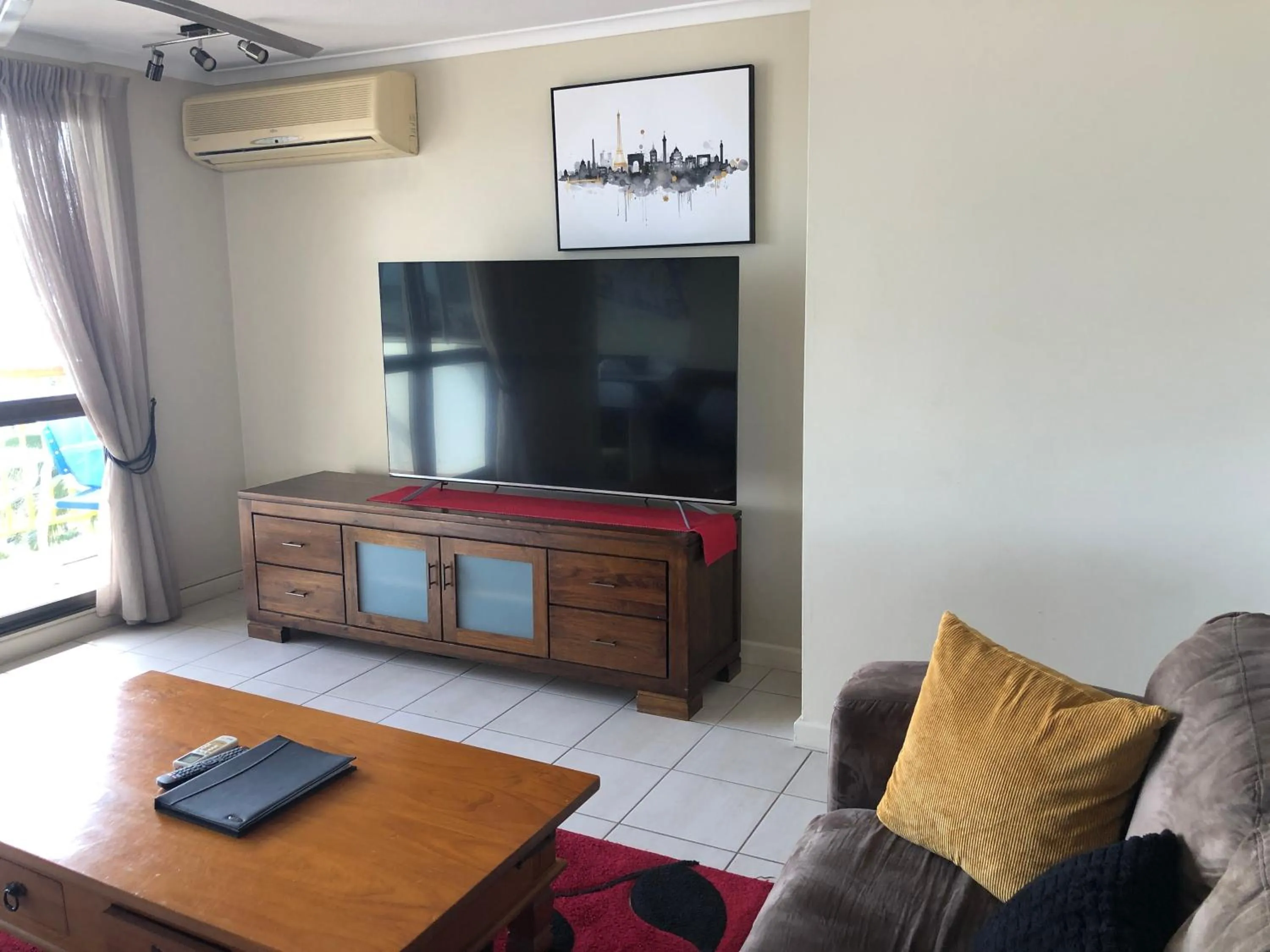 Property building in Coral Towers Holiday Suites