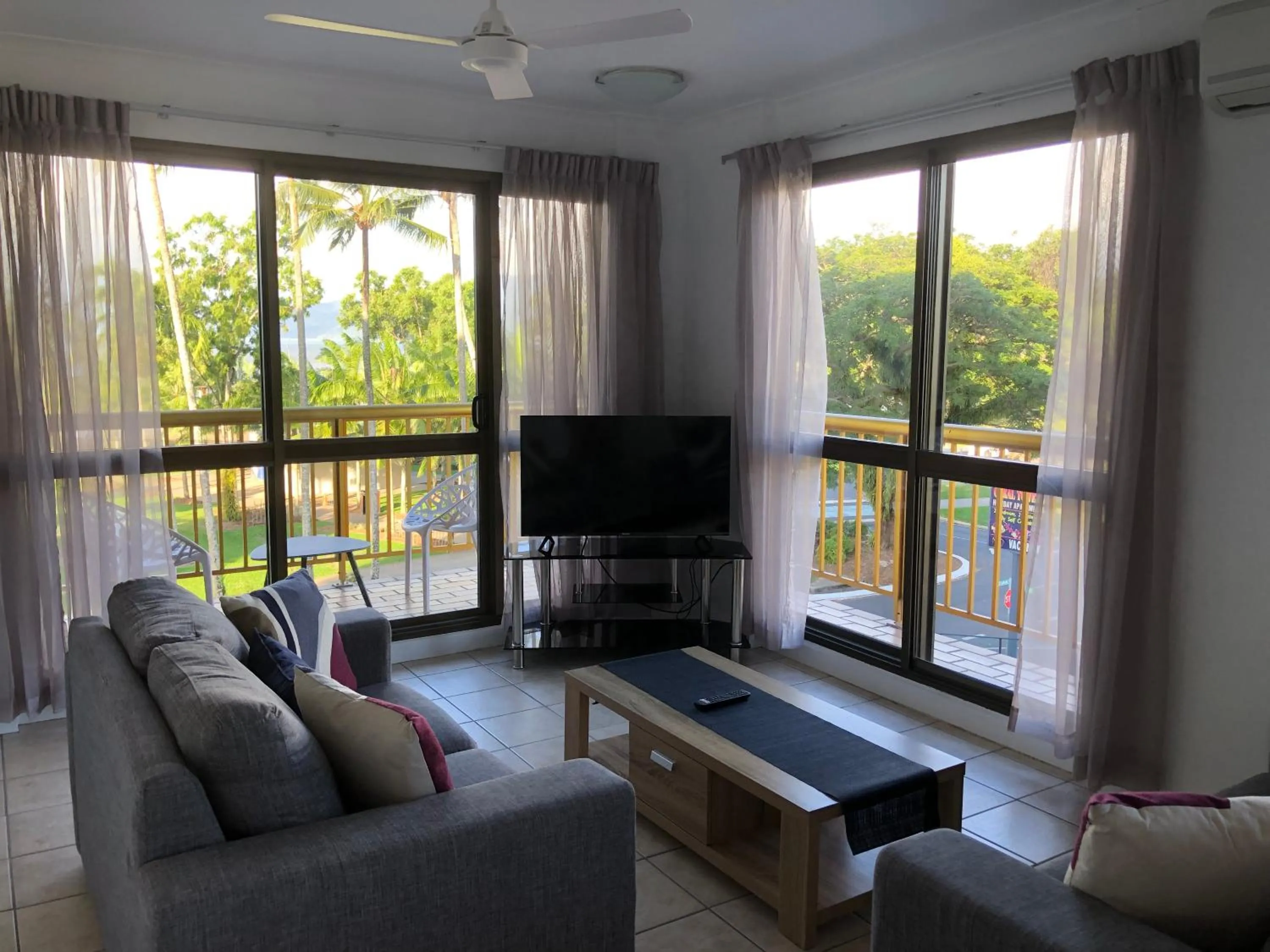 Living room in Coral Towers Holiday Suites