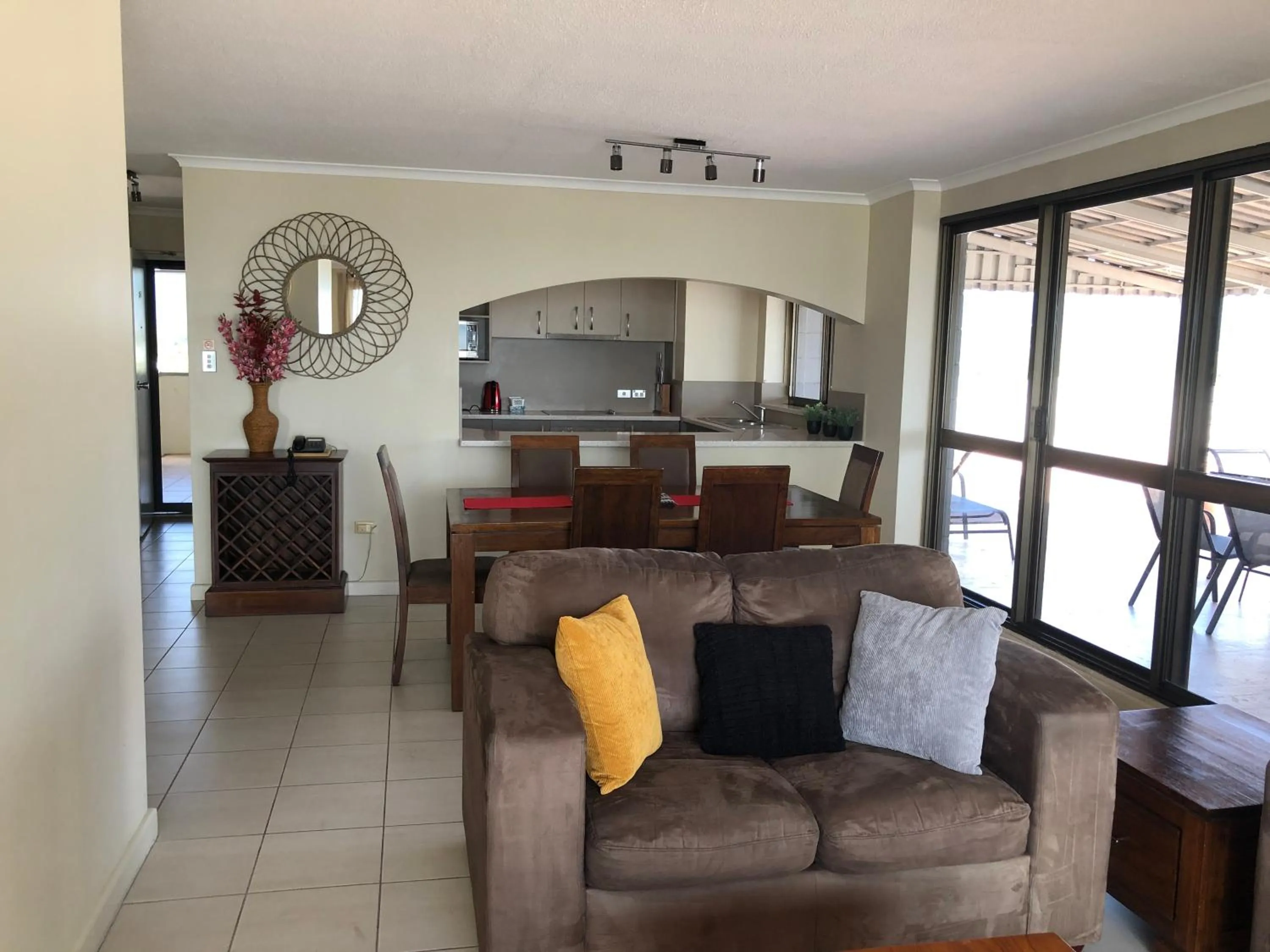 Property building in Coral Towers Holiday Suites