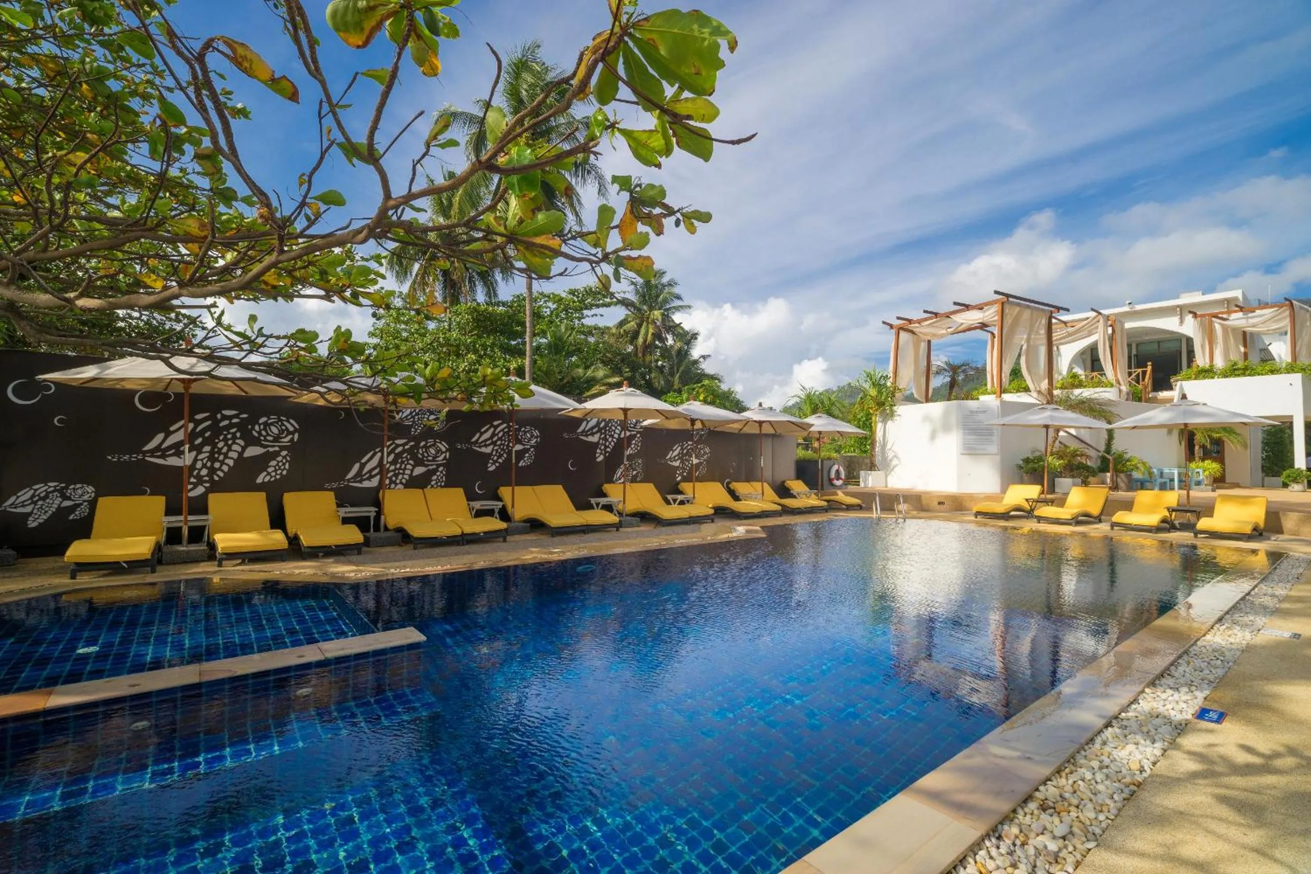 Swimming pool in Ocean Breeze Resort Khaolak