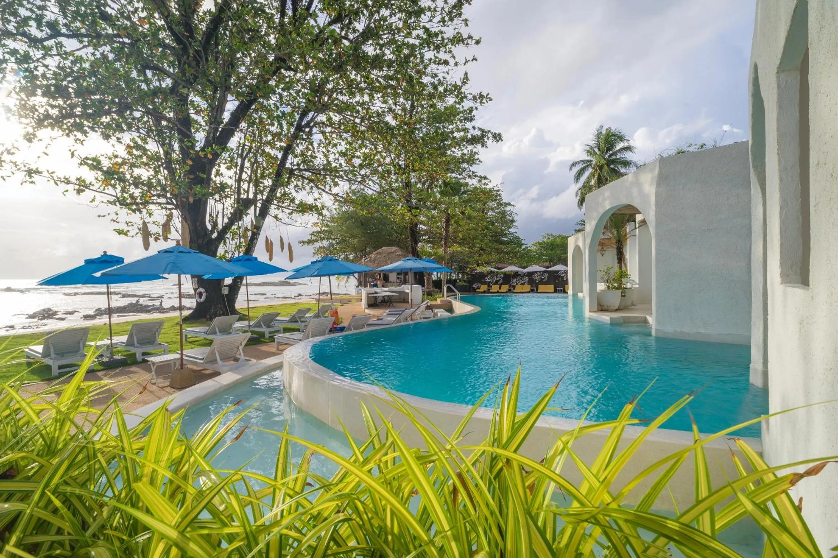 Swimming pool in Ocean Breeze Resort Khaolak
