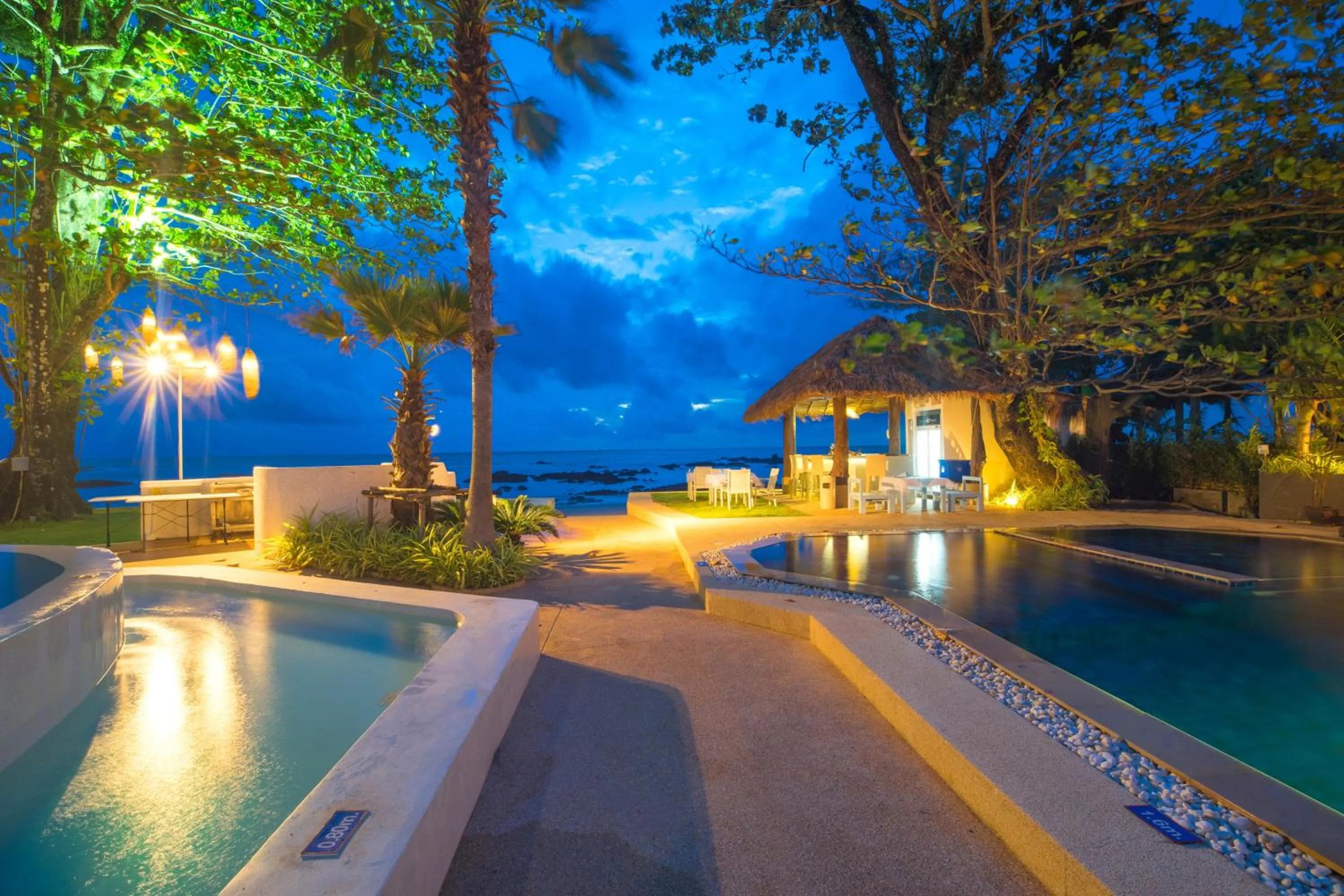 Swimming pool in Ocean Breeze Resort Khaolak