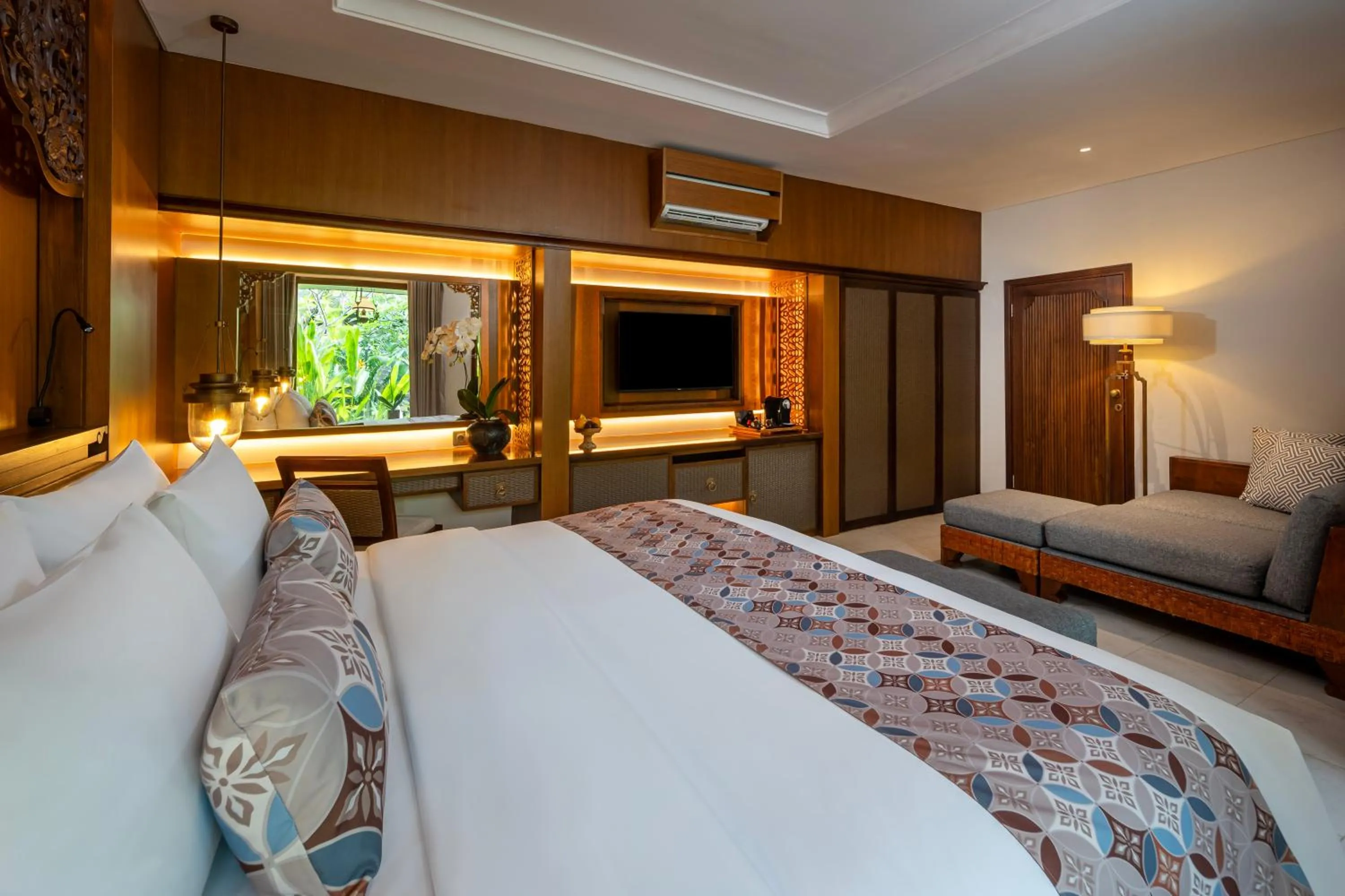 Bed in Kuta Seaview Beach Resort