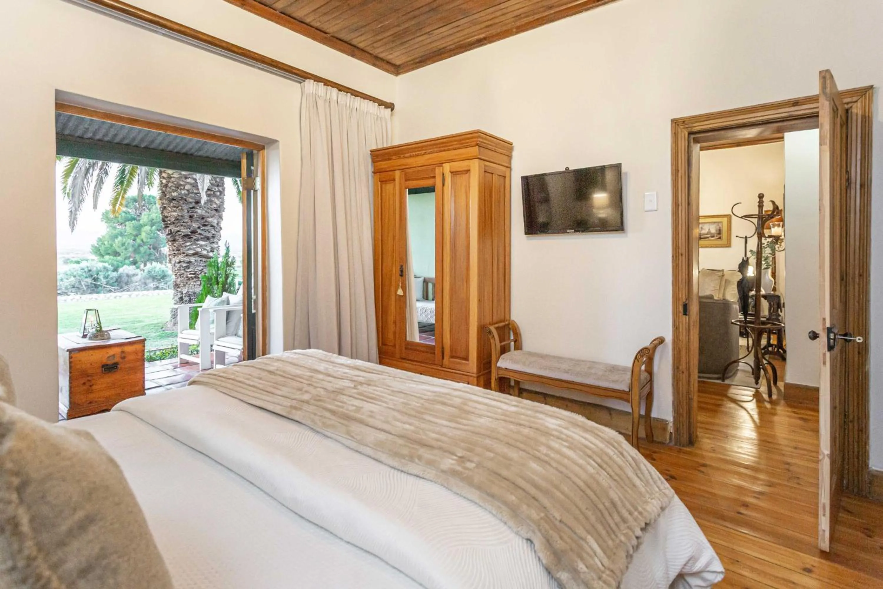 View (from property/room), Bed in La Plume Boutique Hotel & Spa