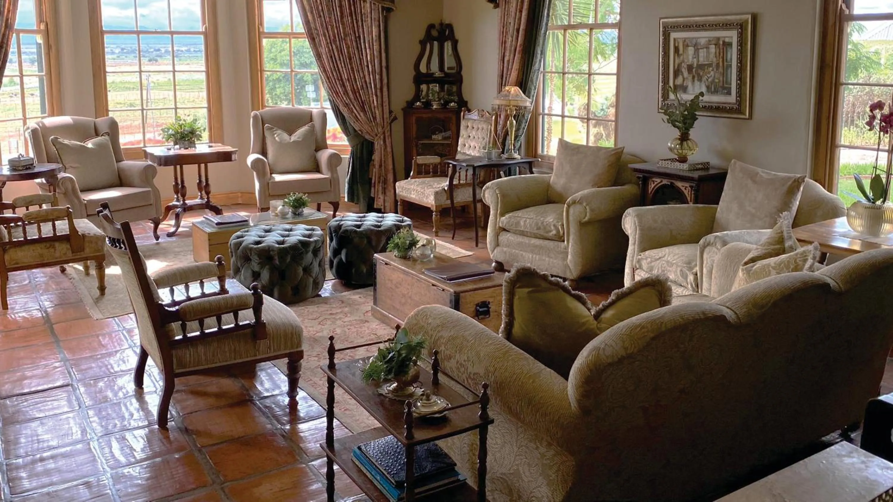 Lounge or bar in La Plume Boutique Hotel & Spa