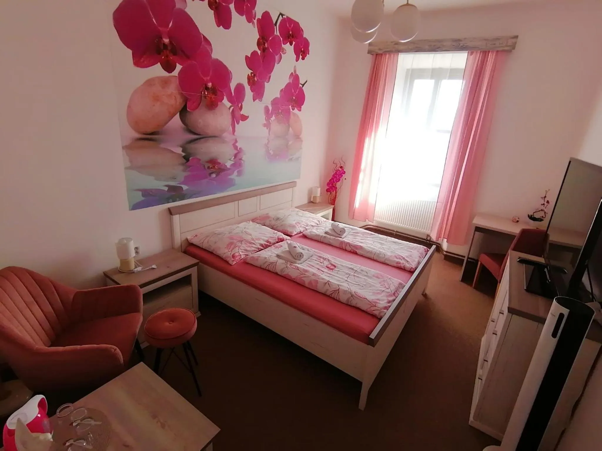 Bed in Hotel Stará škola na Šumavě