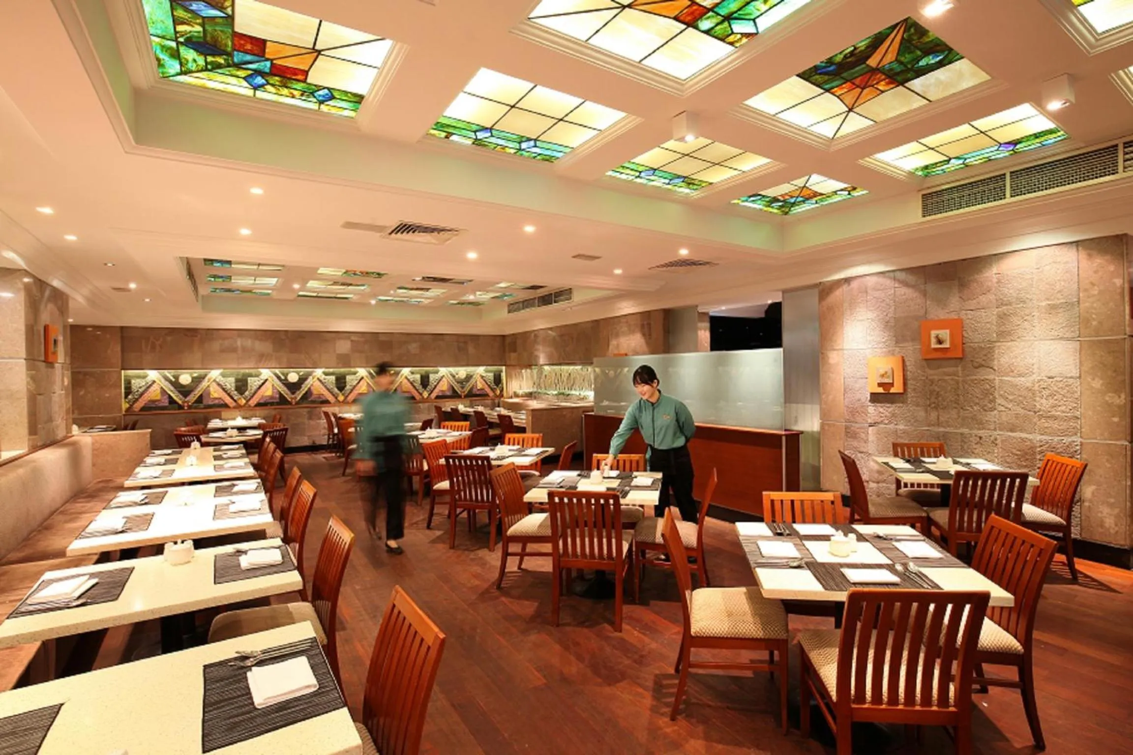 Restaurant/places to eat in PARKROYAL Serviced Suites Singapore