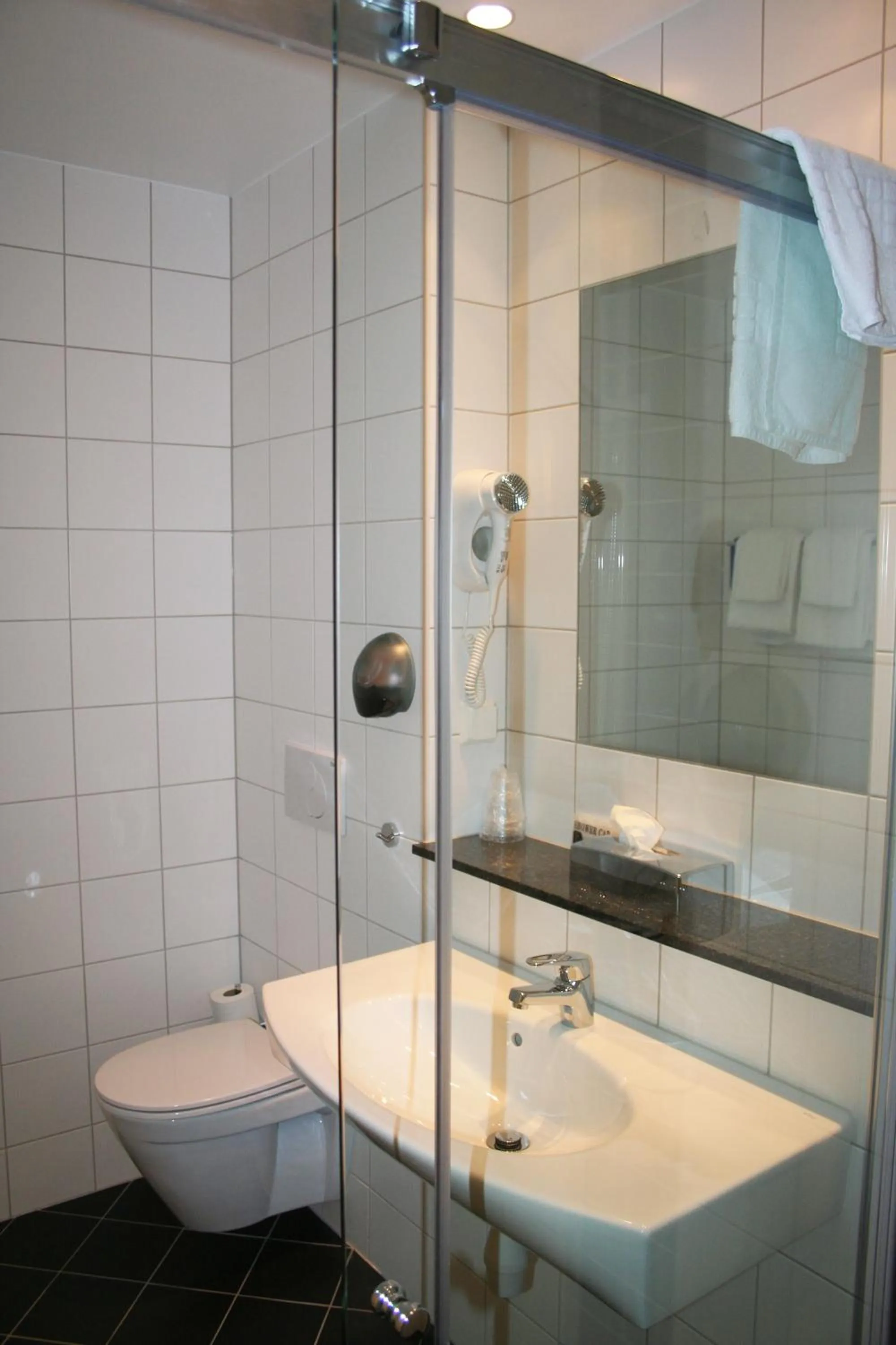 Bathroom in Thon PartnerHotel Baronen