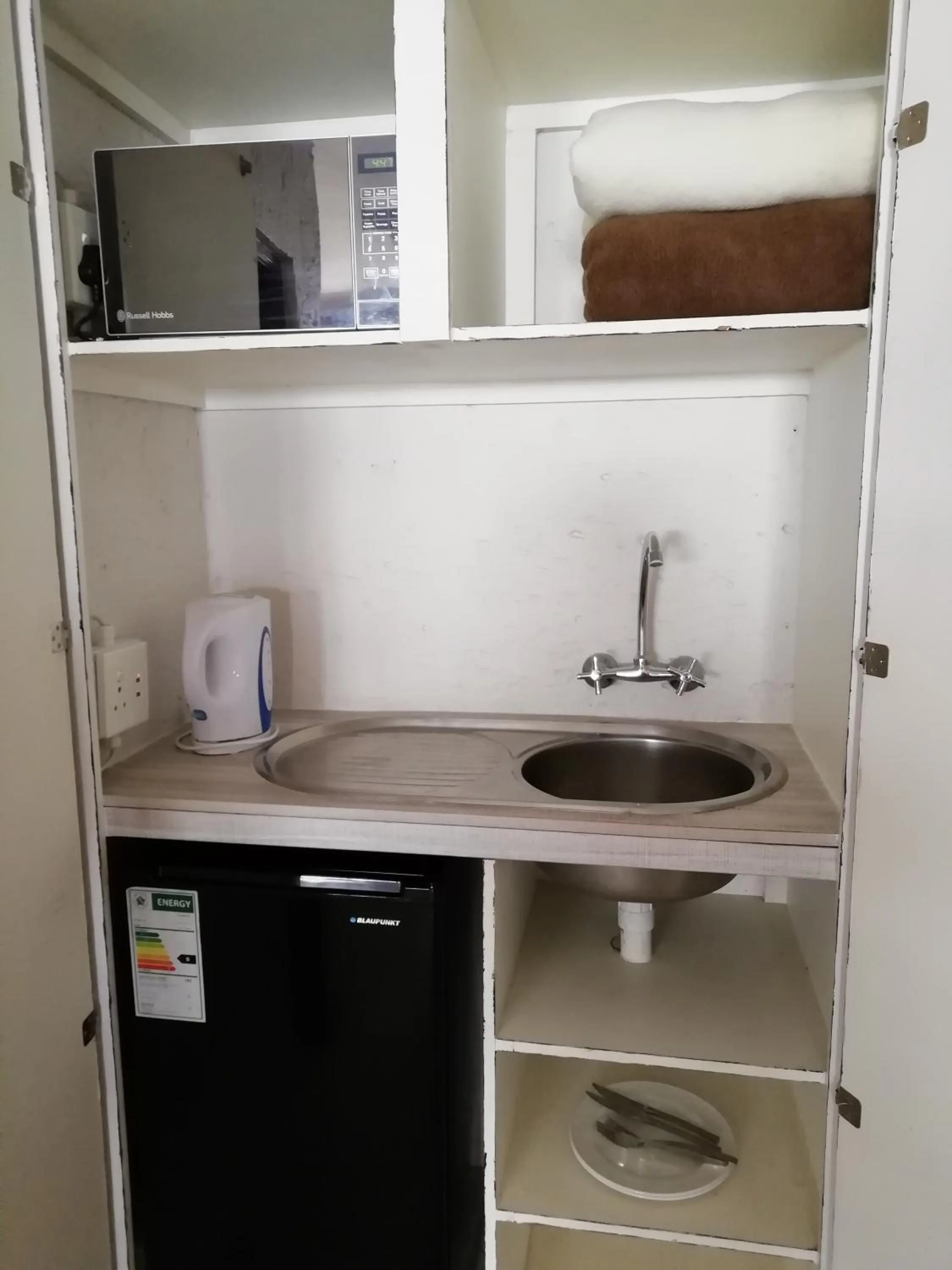 Kitchen or kitchenette in The Doors Inn