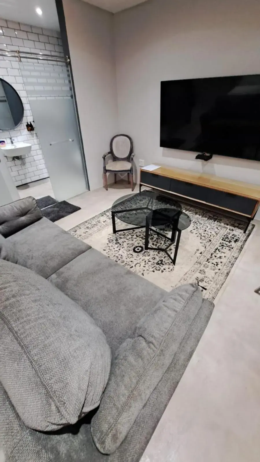 Deluxe Double Room with Shower in The Doors Inn Deluxe Double Room with Shower in The Doors Inn