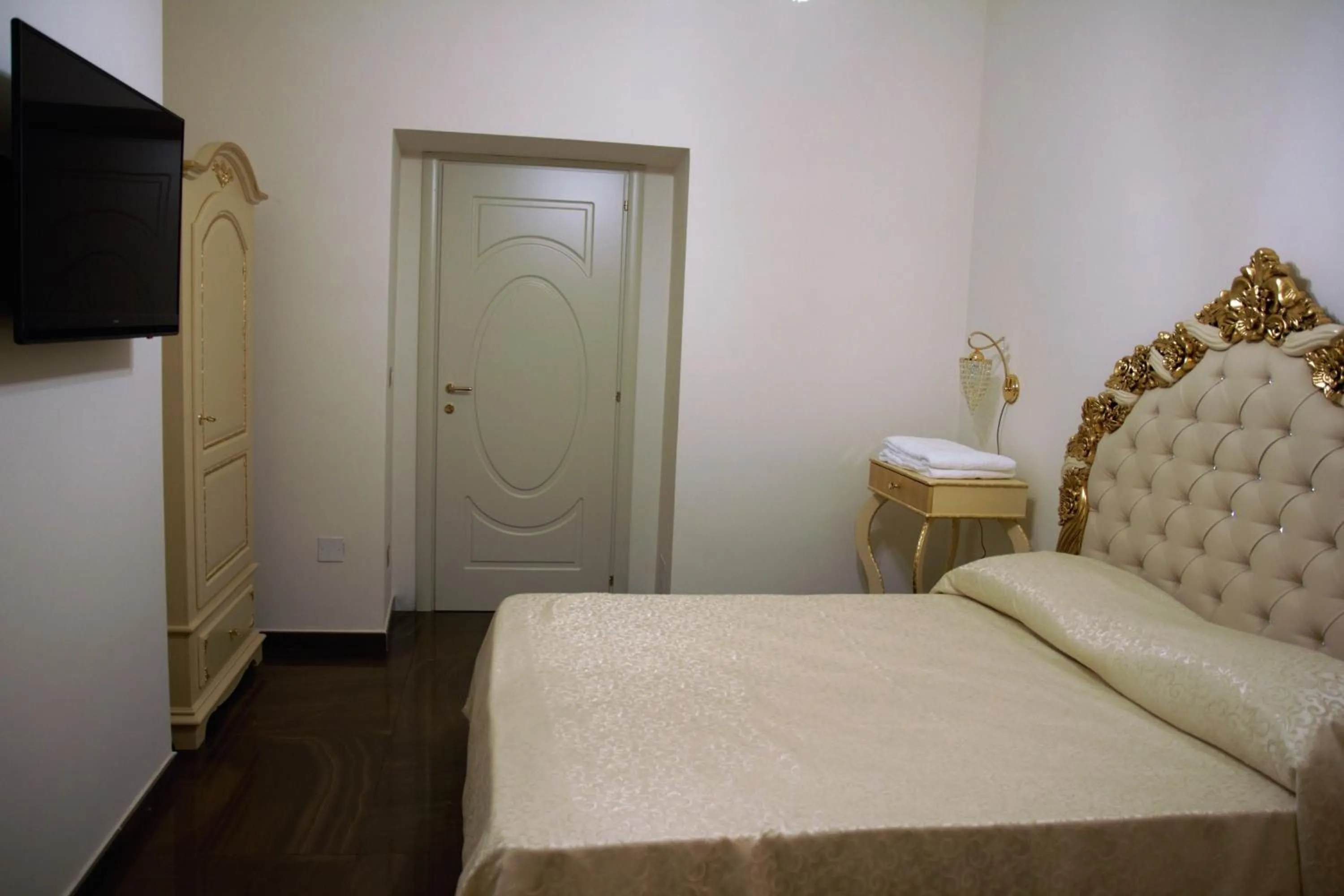 Photo of the whole room, Bed in beb Mariafrancesca