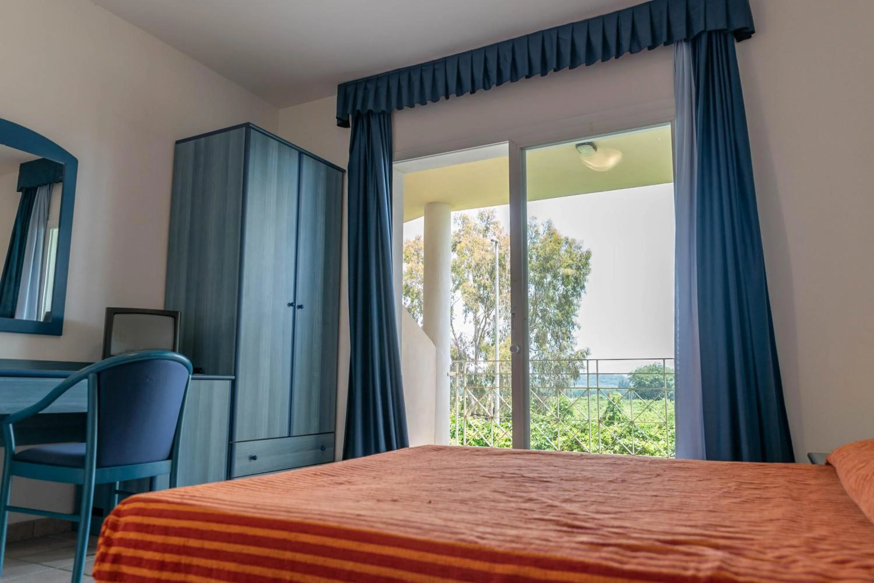 Bedroom, Bed in Nicotera Beach Village