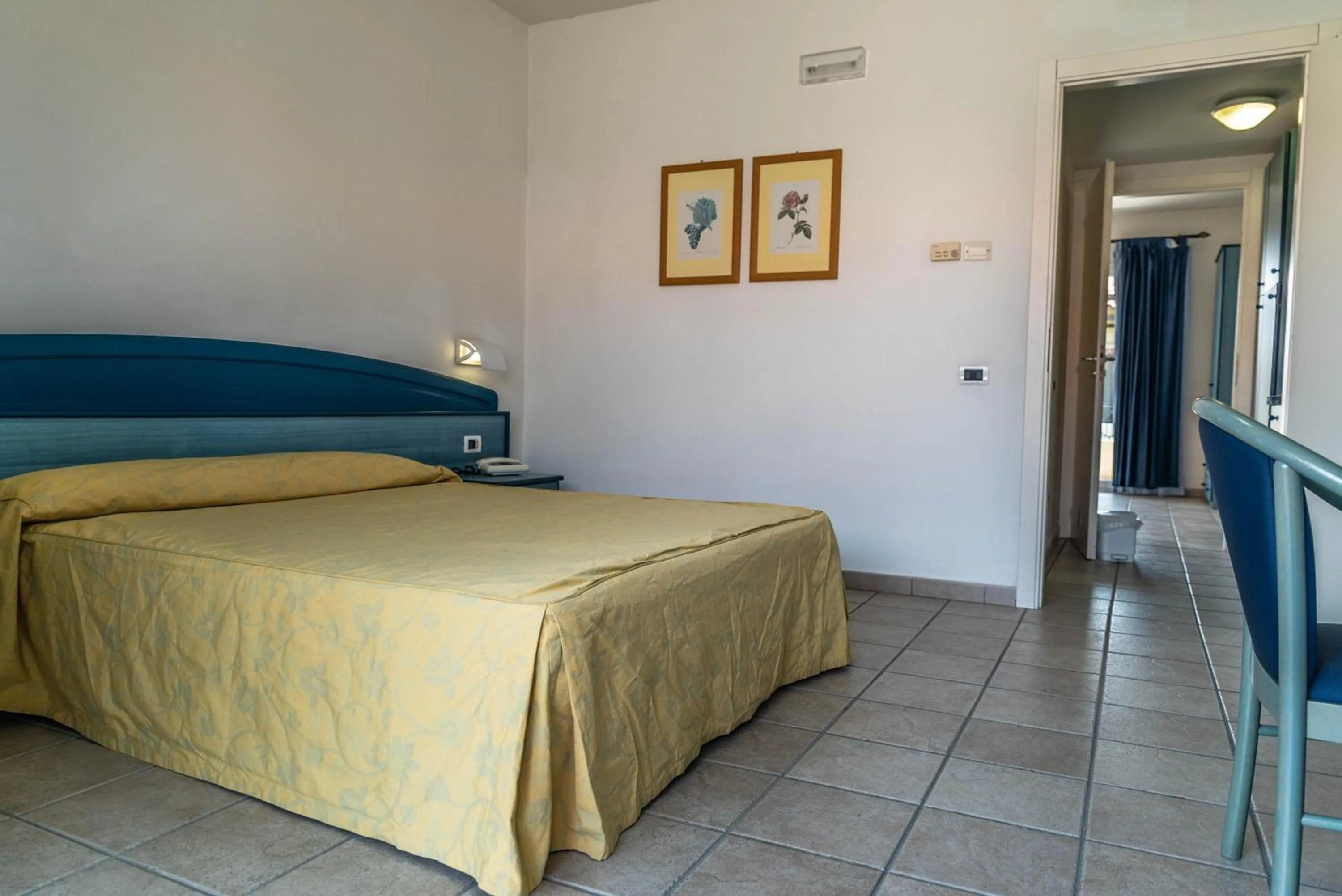 Bedroom, Bed in Nicotera Beach Village
