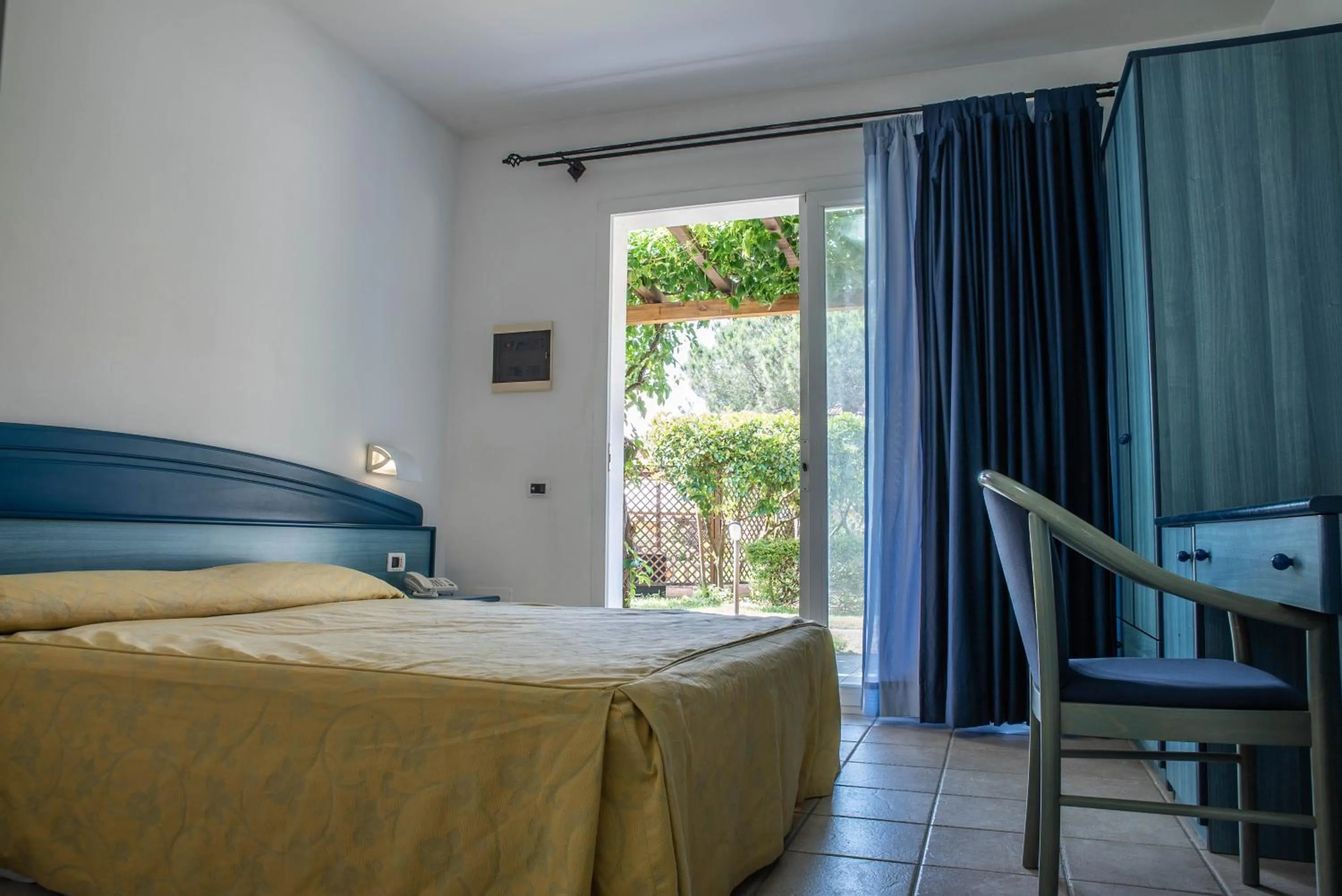 Bedroom, Bed in Nicotera Beach Village