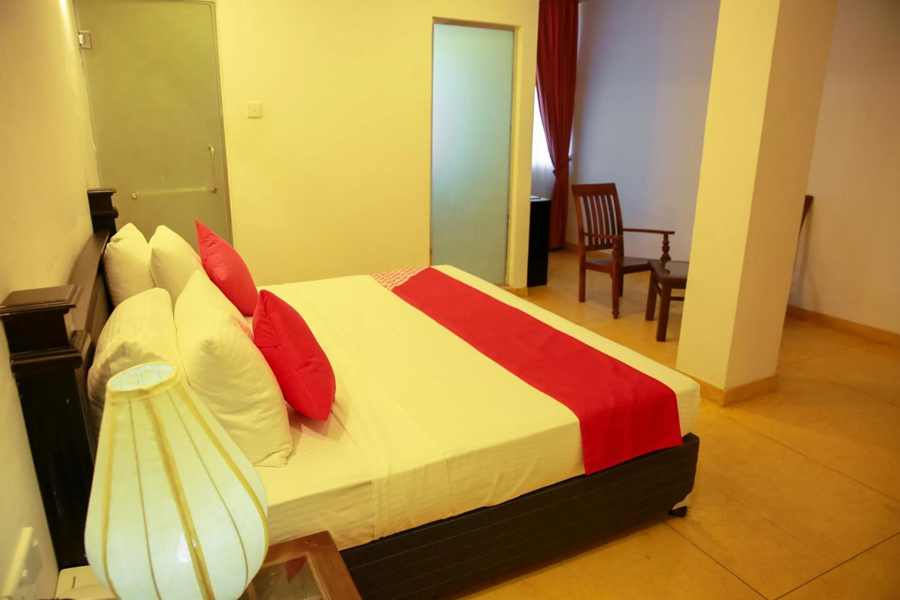 Bedroom, Bed in Glenloch Tea Factory Hotel