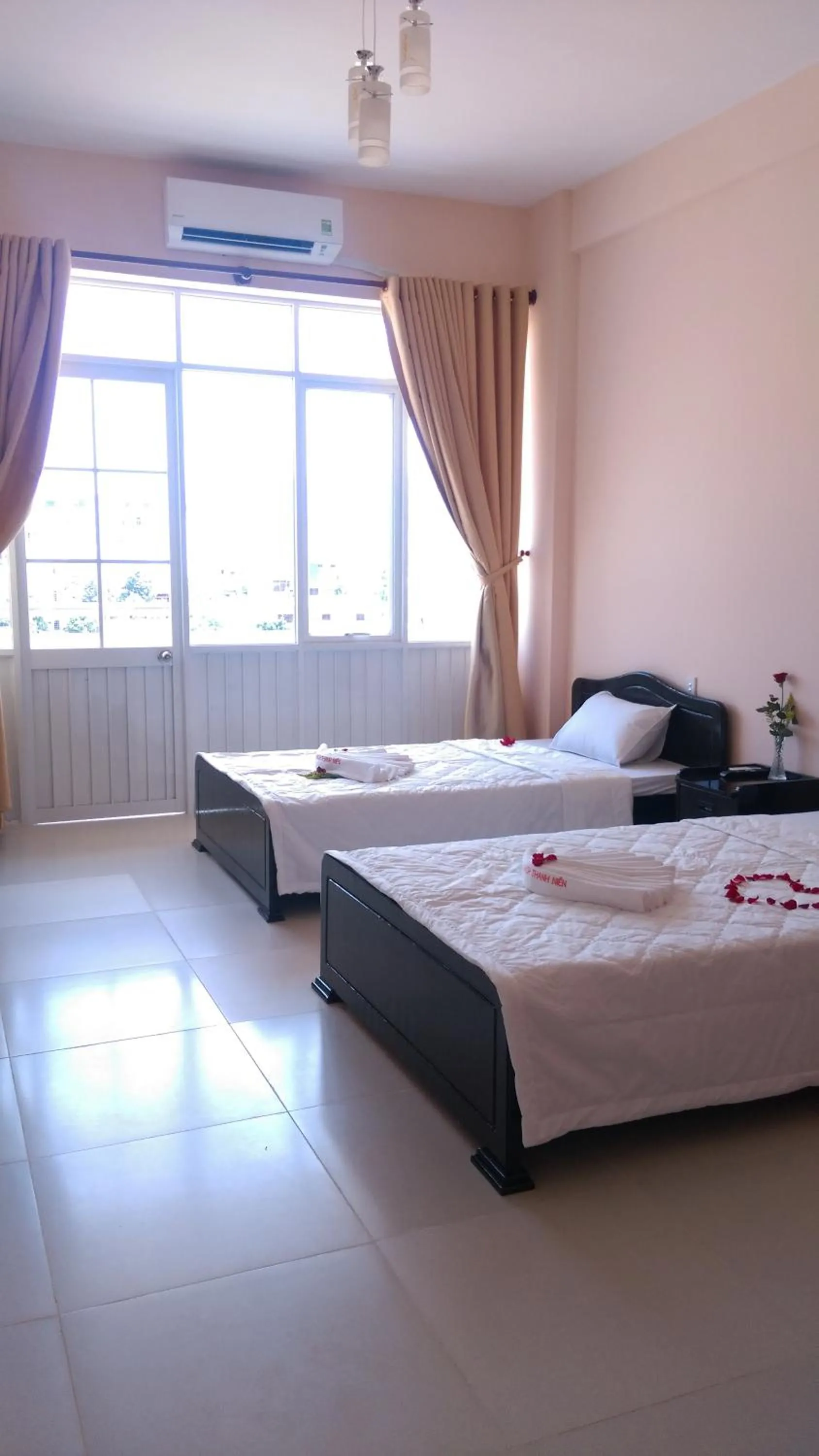 Bed in Thanh Nien Hotel - Vung Tau