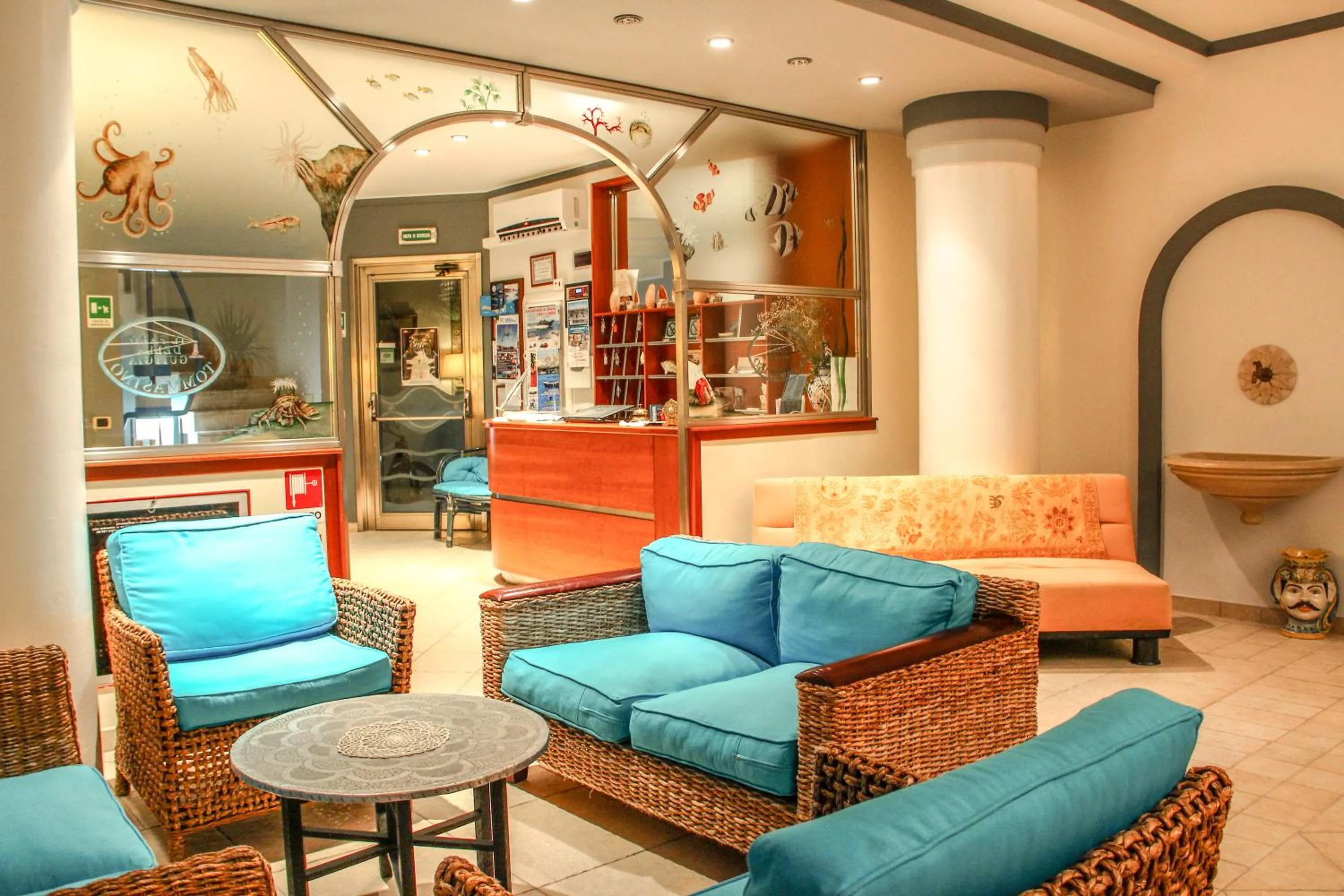 Lobby or reception in Hotel Il Faro Della Guitgia Tommasino