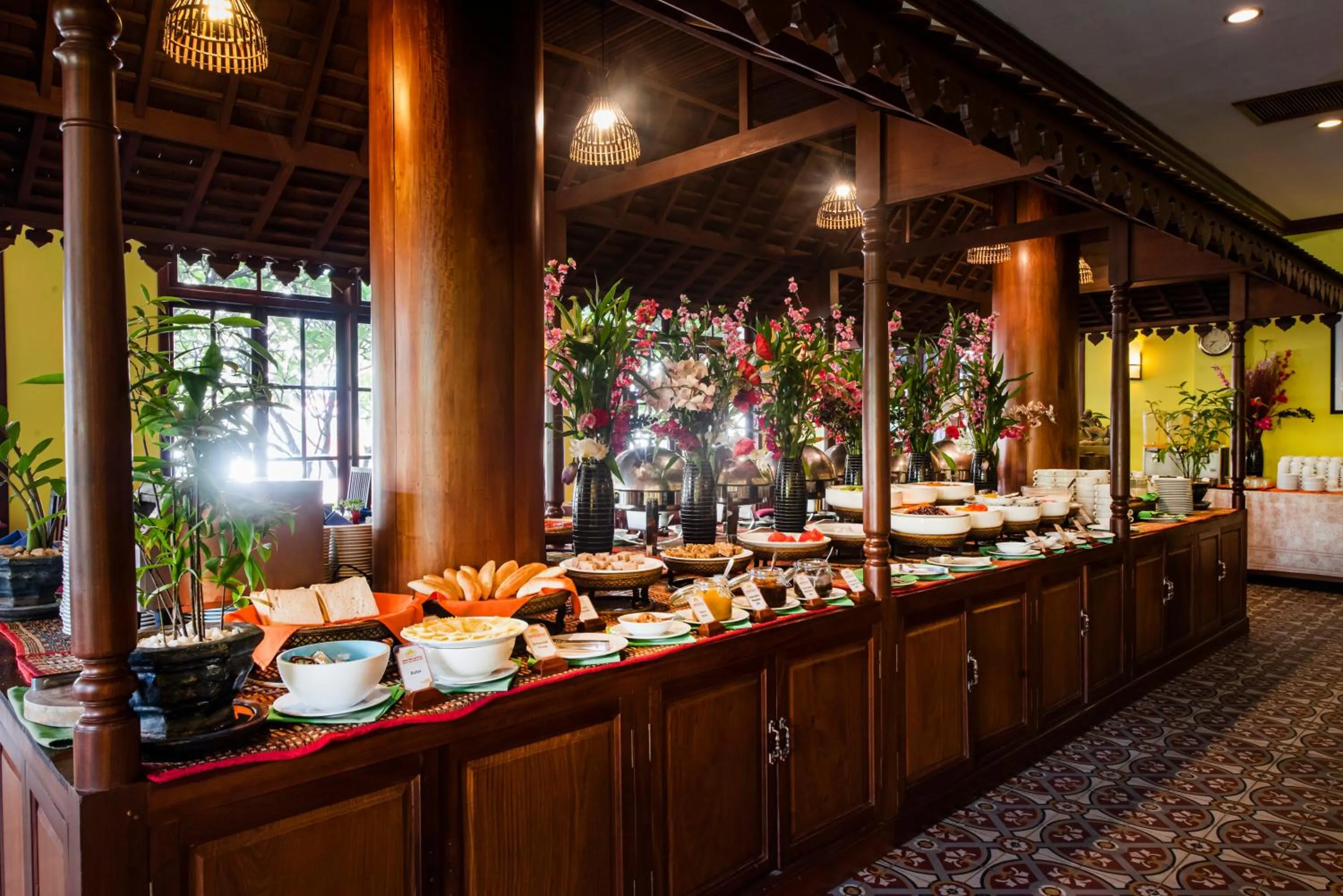 Breakfast in The Suite By Royal Crown Hotel