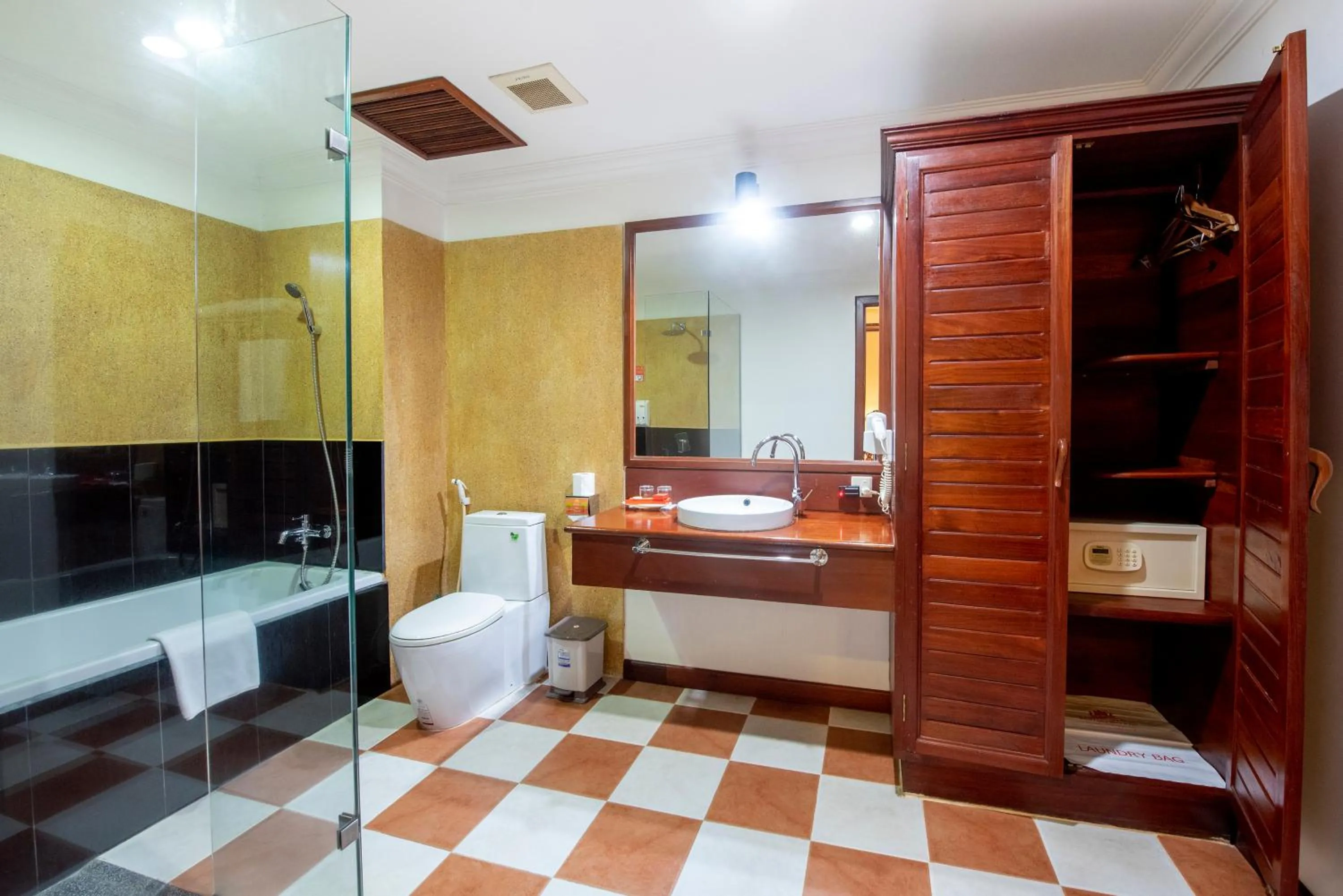 Bathroom in The Suite By Royal Crown Hotel