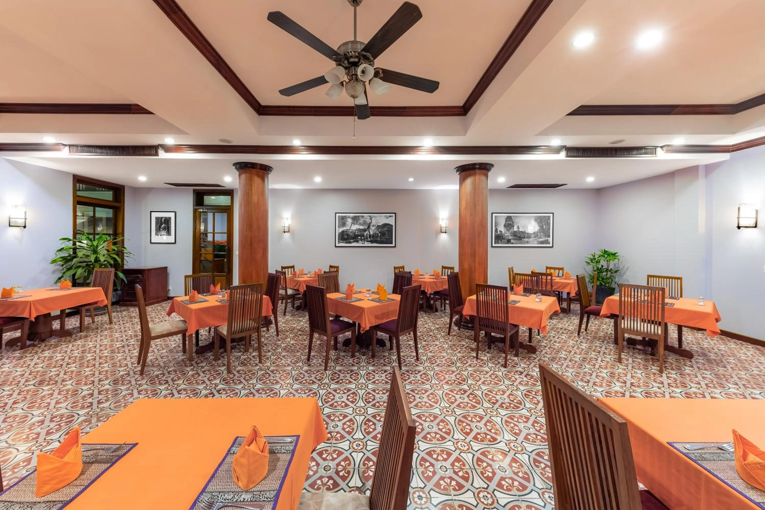 Food and drinks in The Suite By Royal Crown Hotel