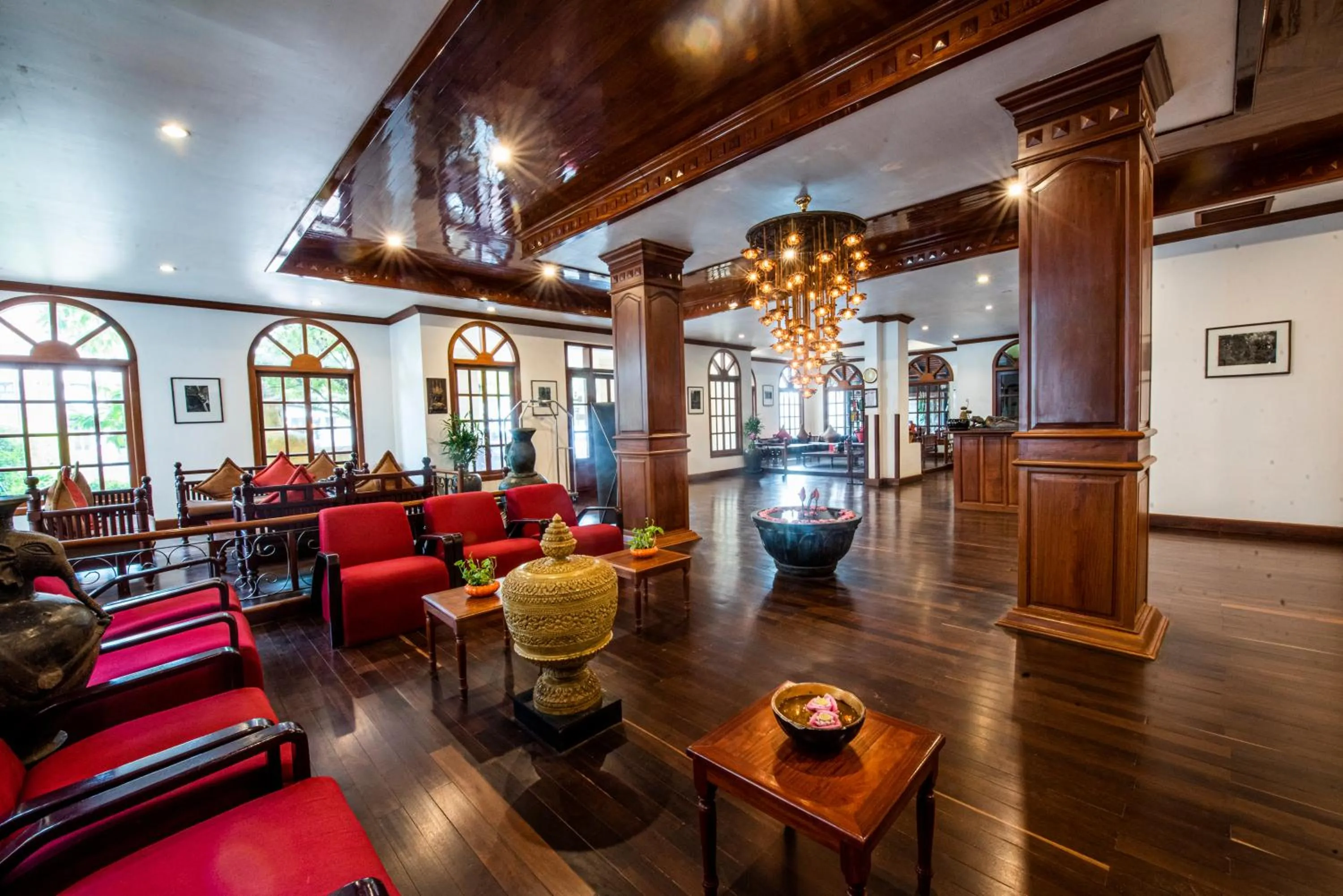 Lobby or reception in The Suite By Royal Crown Hotel